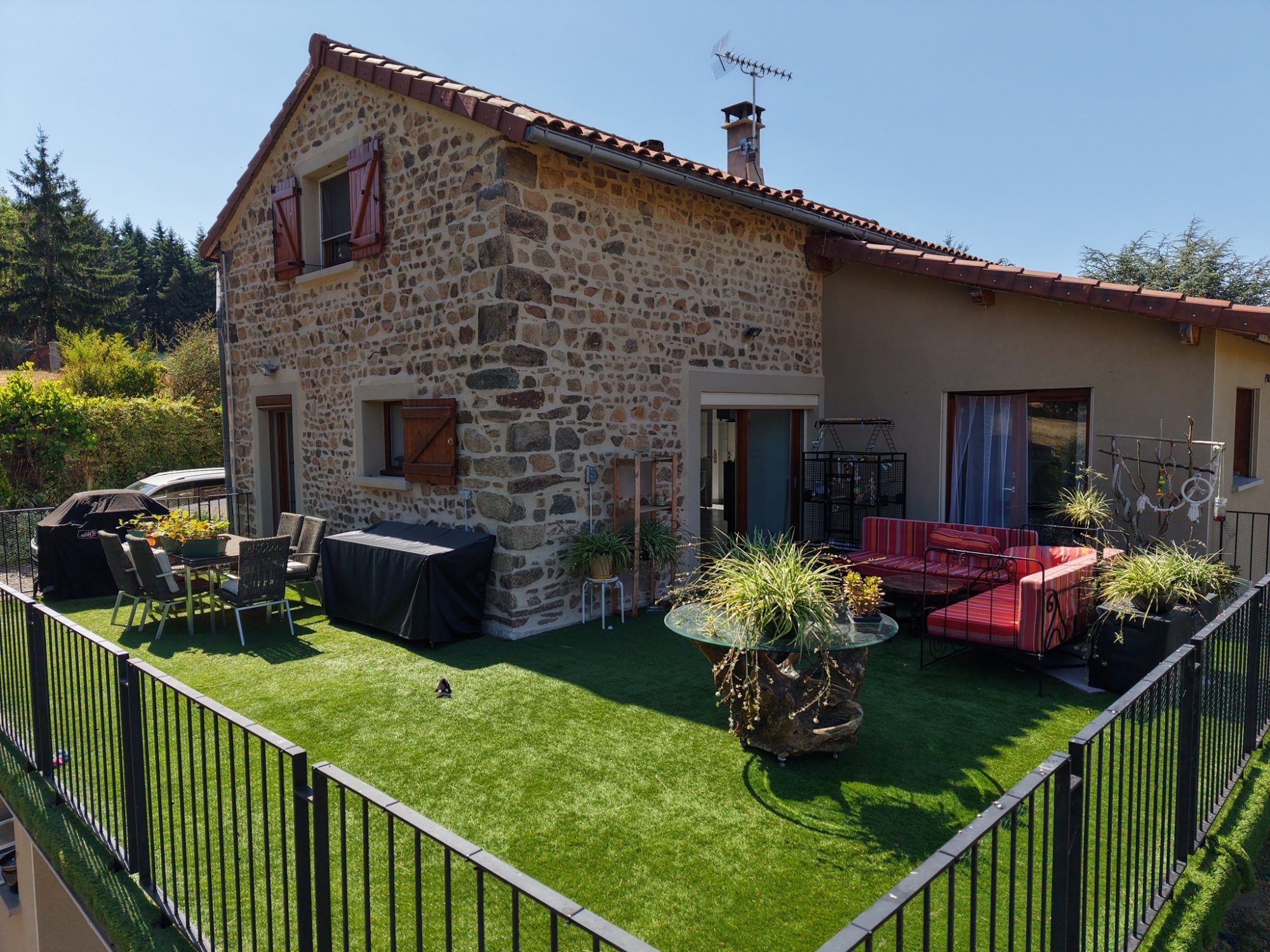 CORPS DE FERME RÉNOVÉ DANS UN CADRE BUCOLIQUE Fourneaux 42470