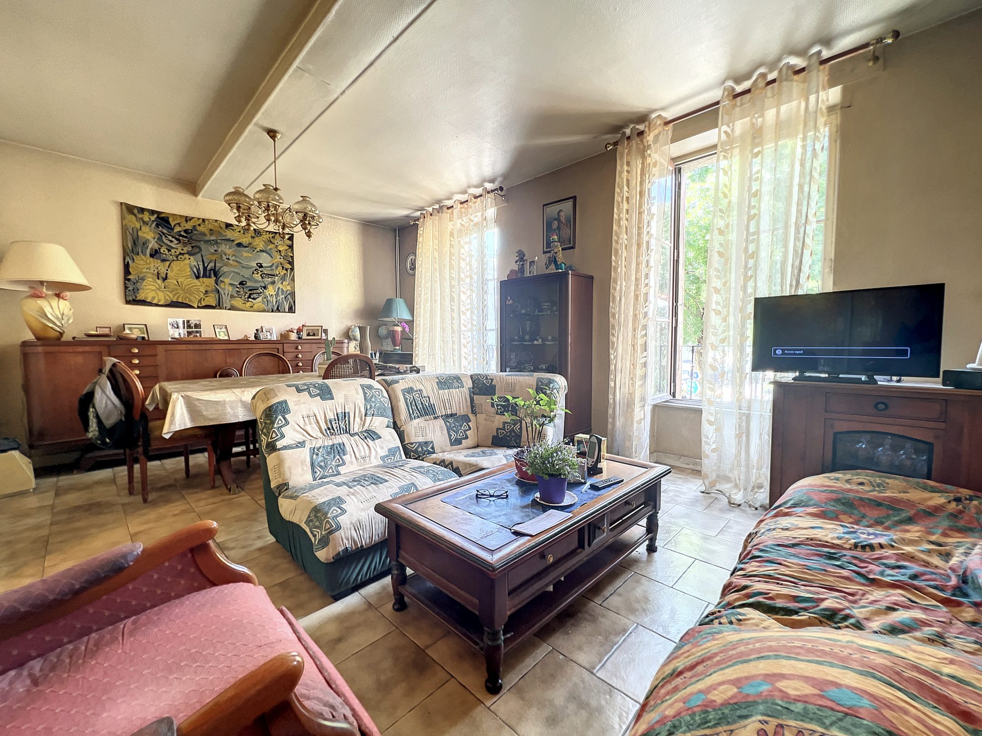 IDEAL INVESTISSEURS OU GRANDE FAMILLE  - PROCHE DES COMMODITES