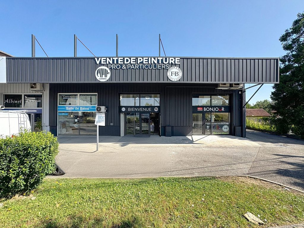 Murs d'un local commercial de 208m2 avec Bail en cours Craponne 69290