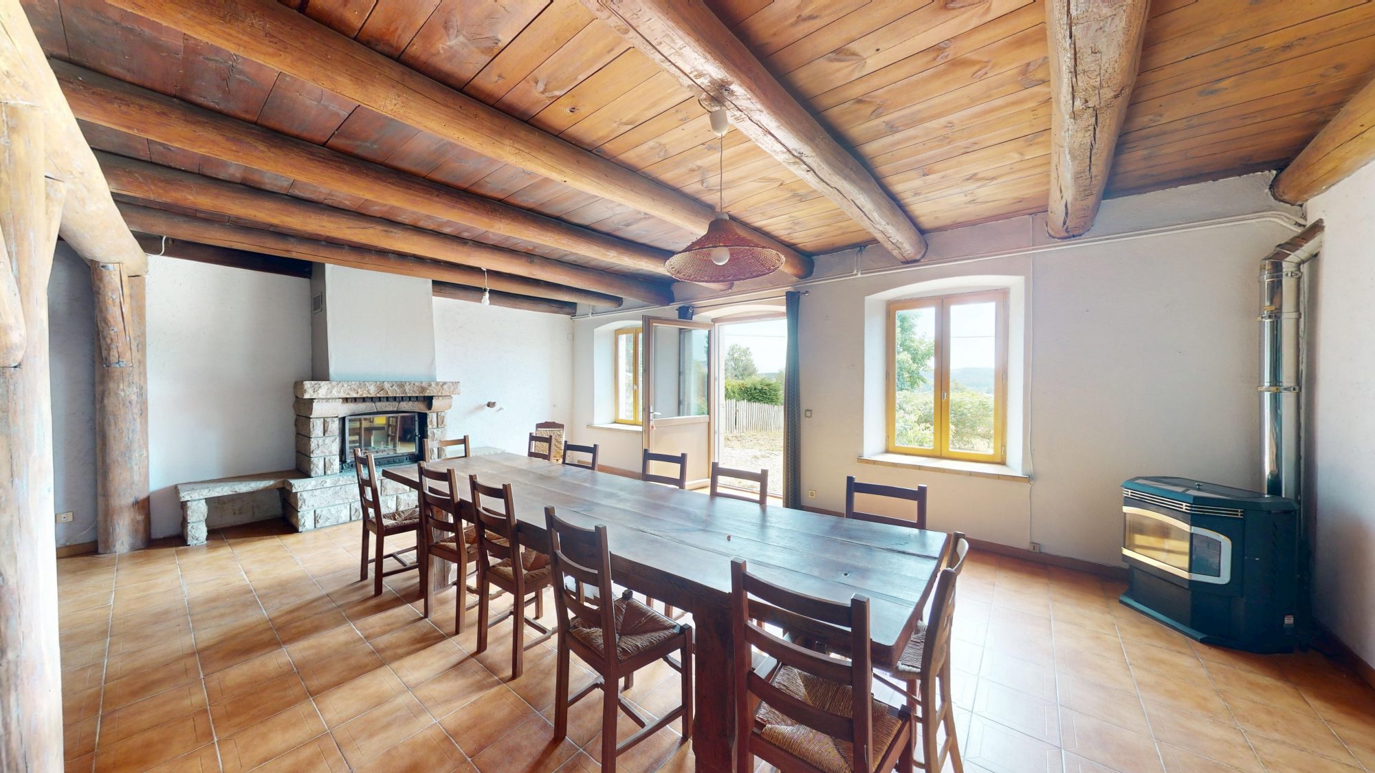 Ferme en pierres sur terrain attenant Chomelix 43500