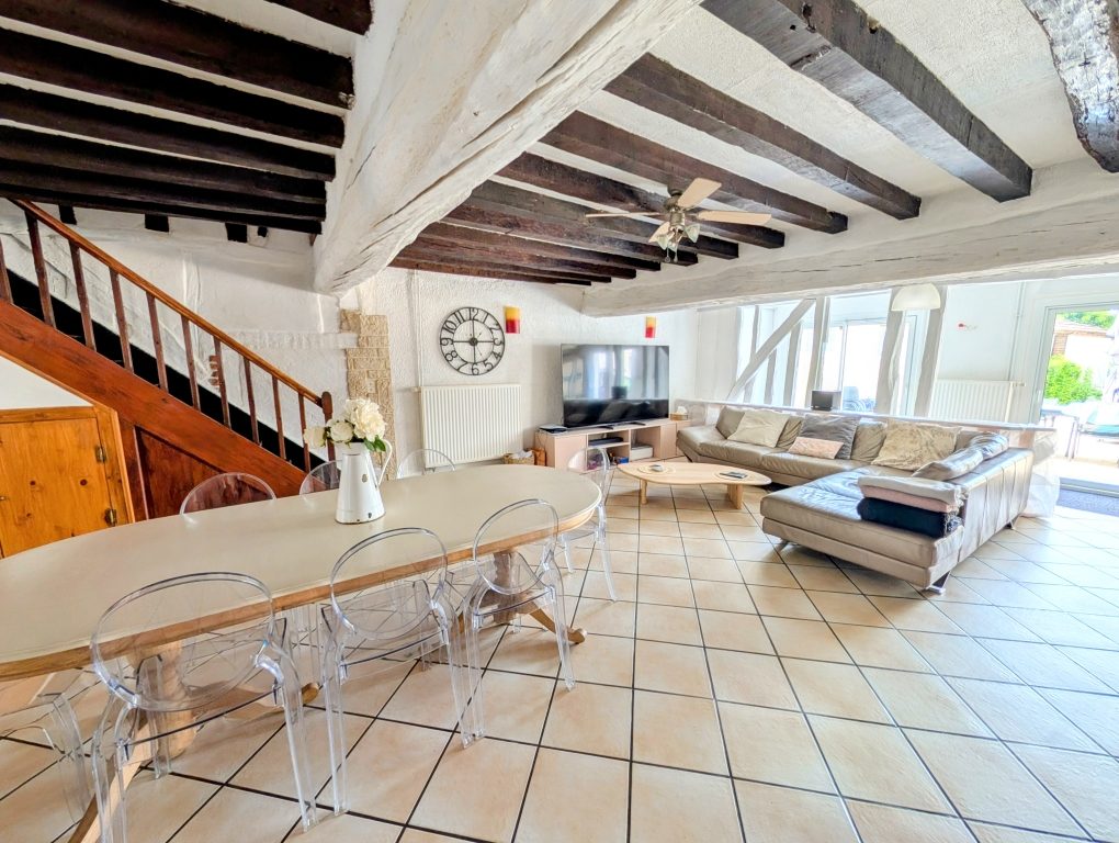 COTE D'OR (21) - SECTEUR SAINT JEAN DE LOSNE - Très jolie maison de 220 m² avec piscine Saint-Jean-de-Losne 21170