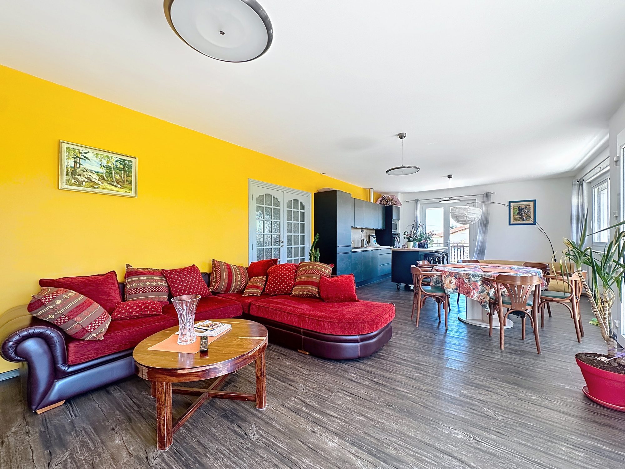 MURS ET FONDS DE COMMERCE BAR / TABAC / LOTO / FDJ / RESTAURANT AVEC LOGEMENT – SECTEUR LE PUY-EN-VELAY Le Puy-en-Velay 43000