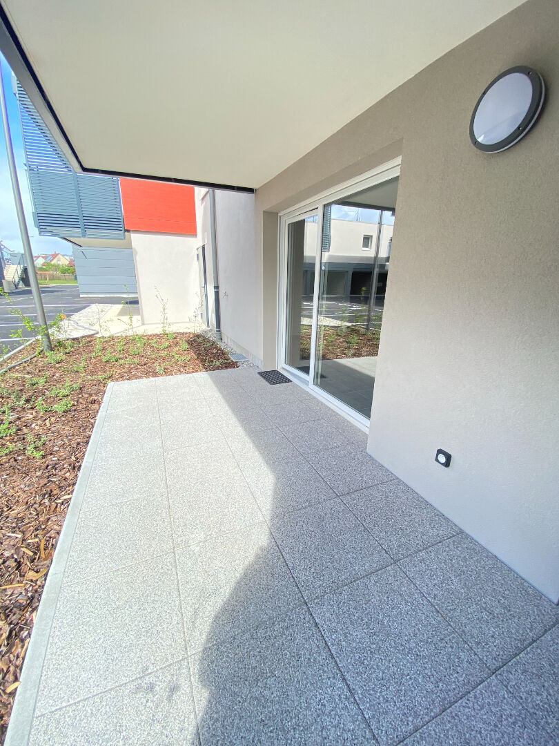VENTE : appartement loué - 2 pièces (43,36 m² Carrez) avec TERRASSE / JARDIN ET PLACE DE PARKING PRIVATIVE