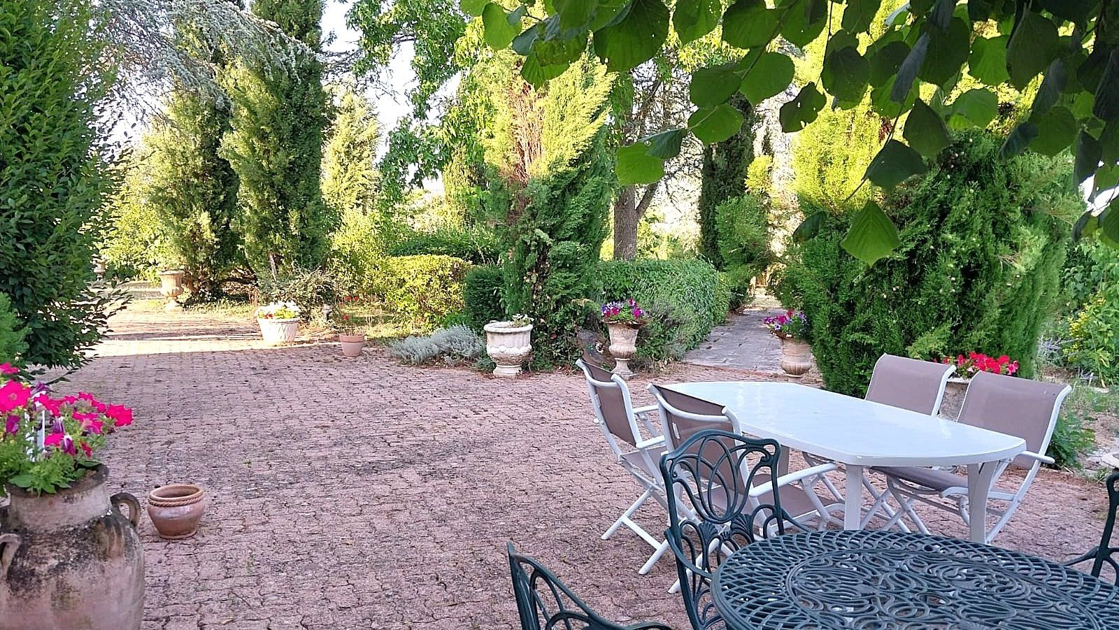 En lisière du parc naturel du Morvan et de du massif d'Uchon Charmoy 71710