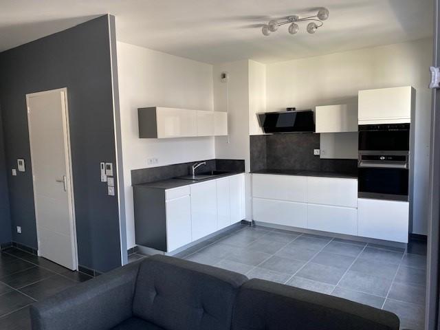 Appartement - 3 pièces - 57 m² - CONDRIEU (69420)