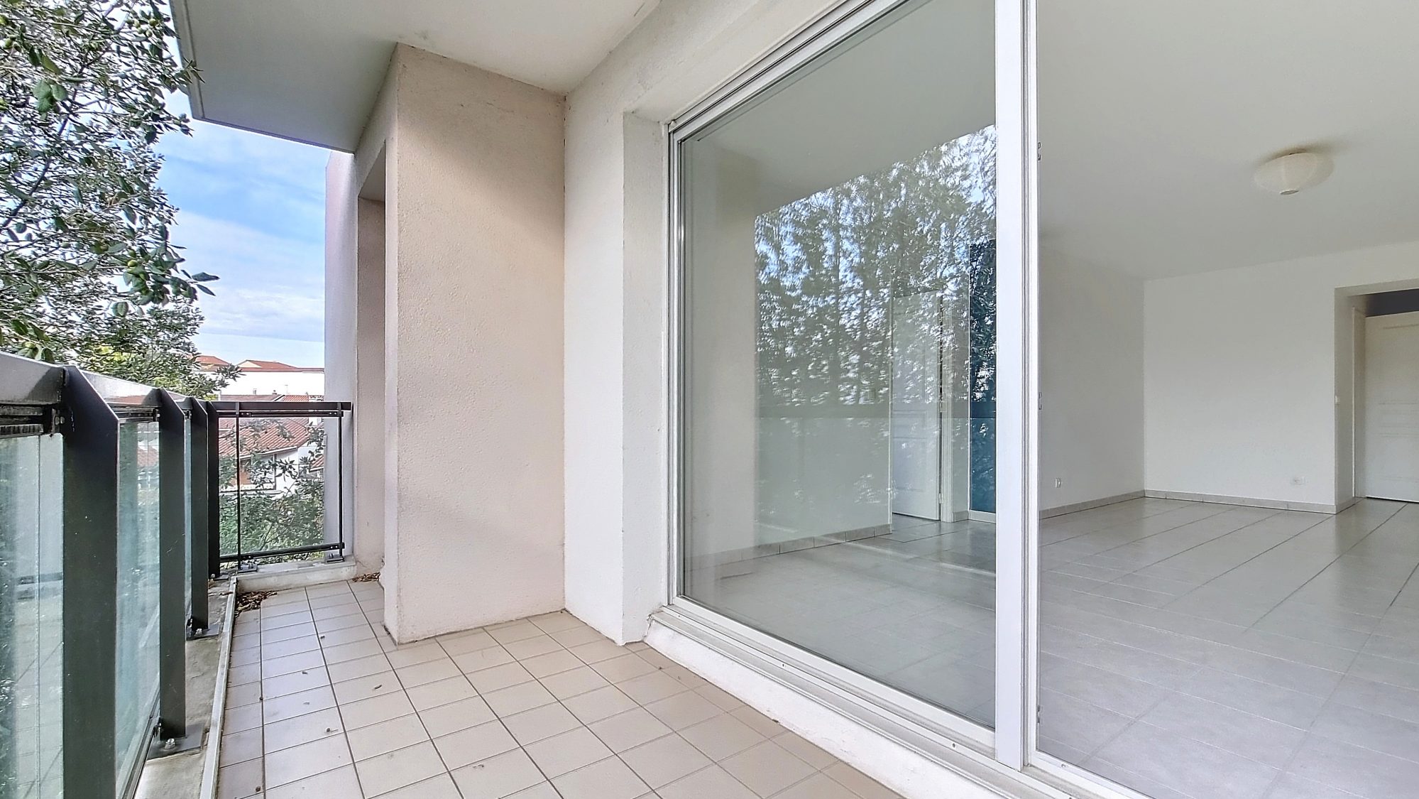 DAUPHINE LACASSAGNE - Appartement T4 105 m² au calme avec terrasse, box double possible