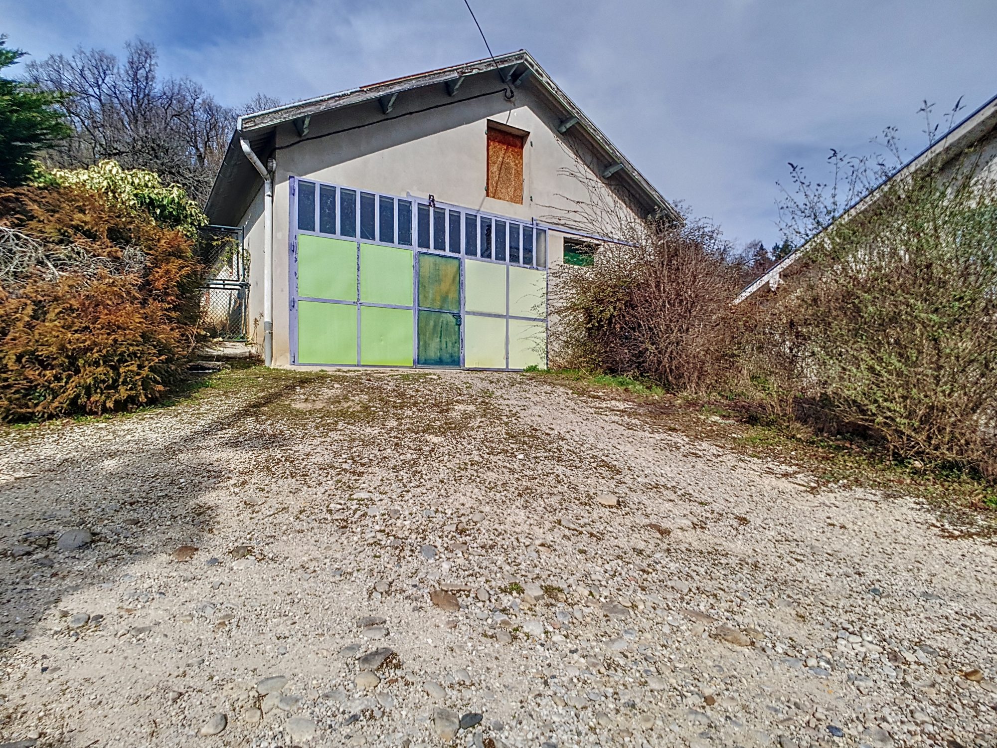 Maison à rénover avec gros potentiel Porte-des-Bonnevaux 38260