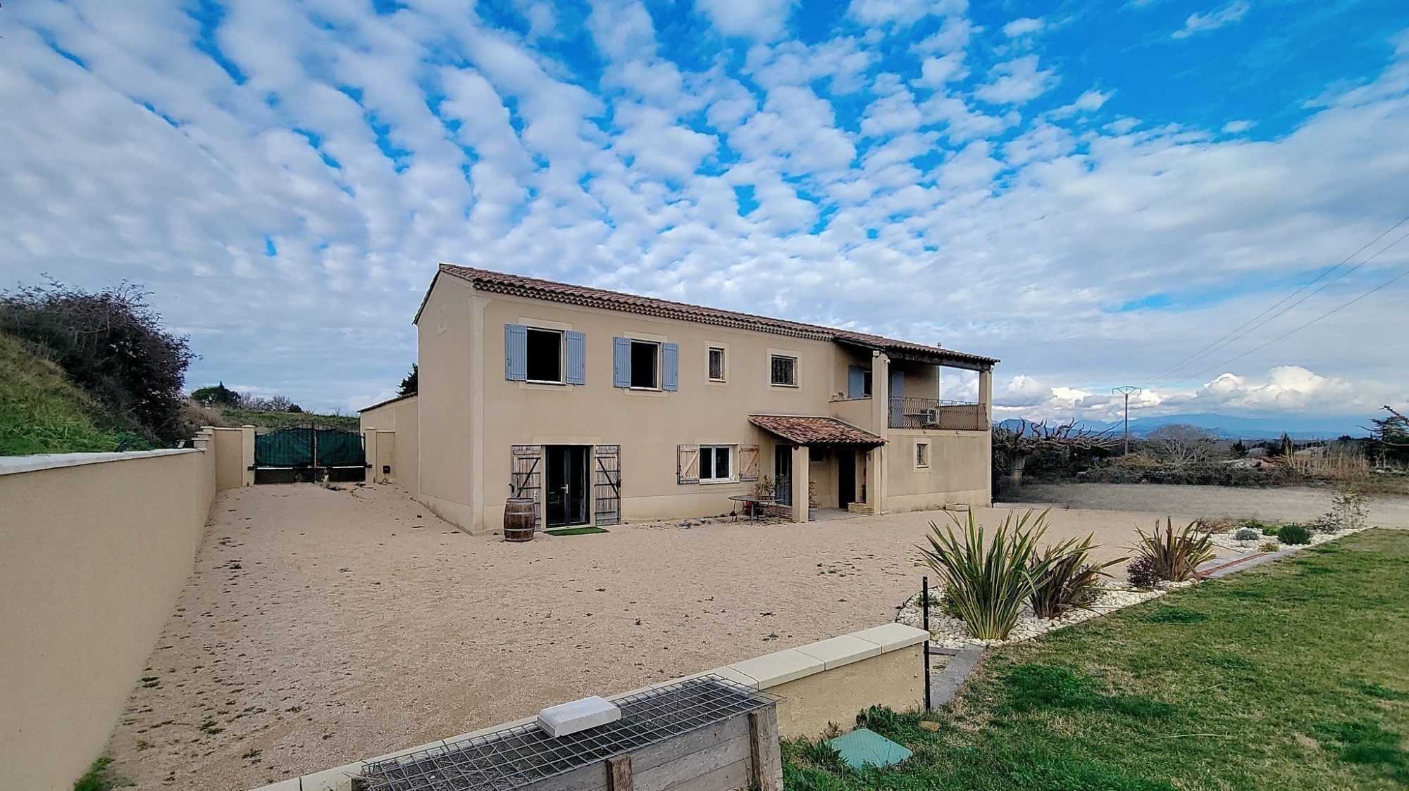 Grande Maison Familiale 180 m2 avec appartement indépendant -  Terrain de 4630 m2 Courthézon 84350