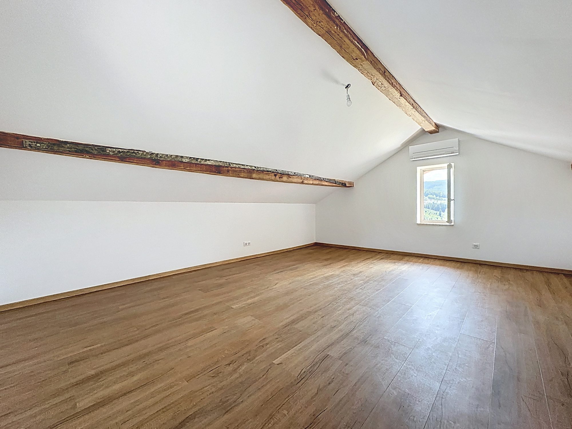 Maison spacieuse, lumineuse sans aucuns travaux intérieur à prévoir Tarare 69170