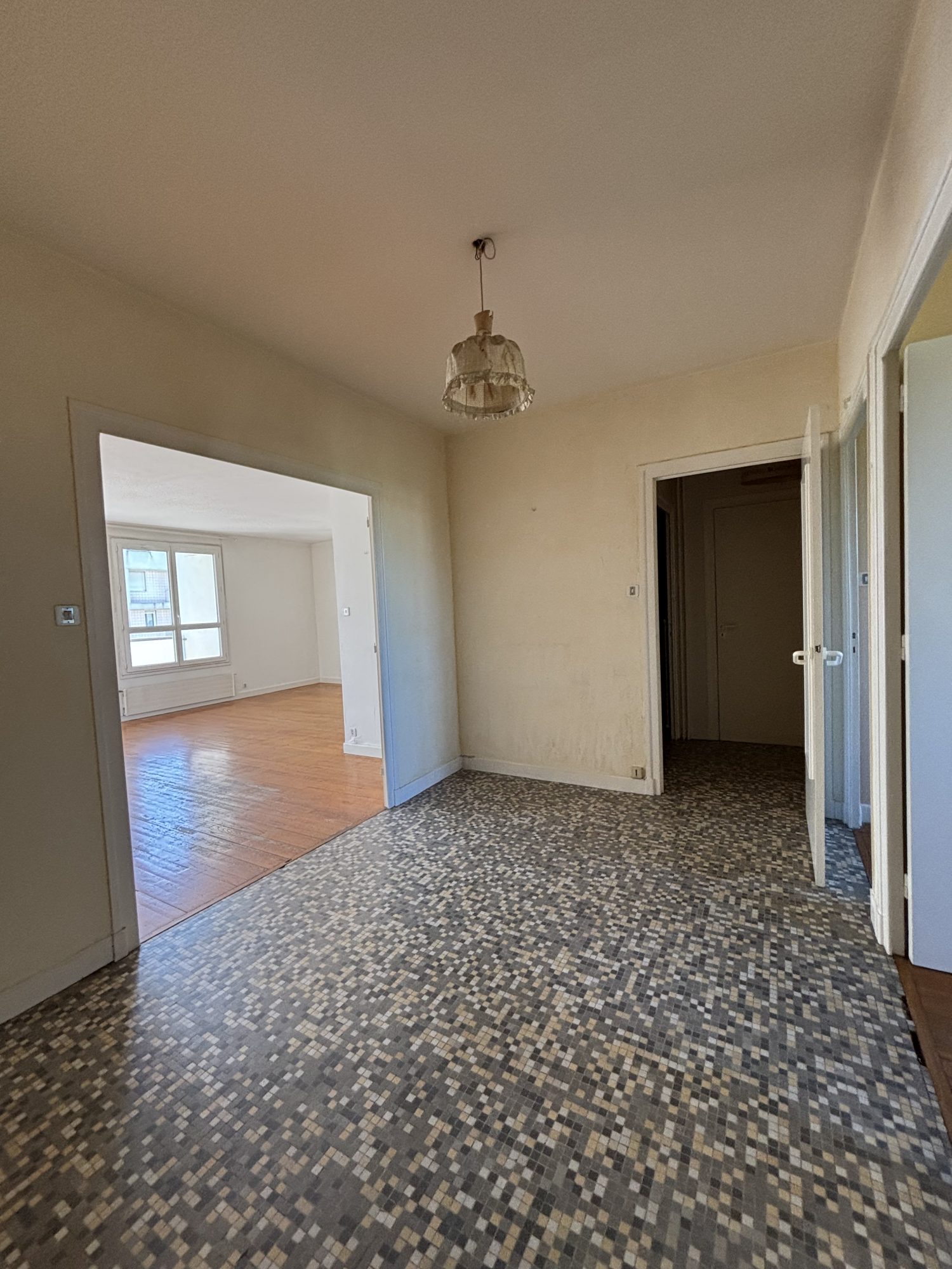 Appartement - 3 pièces - 92 m² - Saint-Étienne (42000)