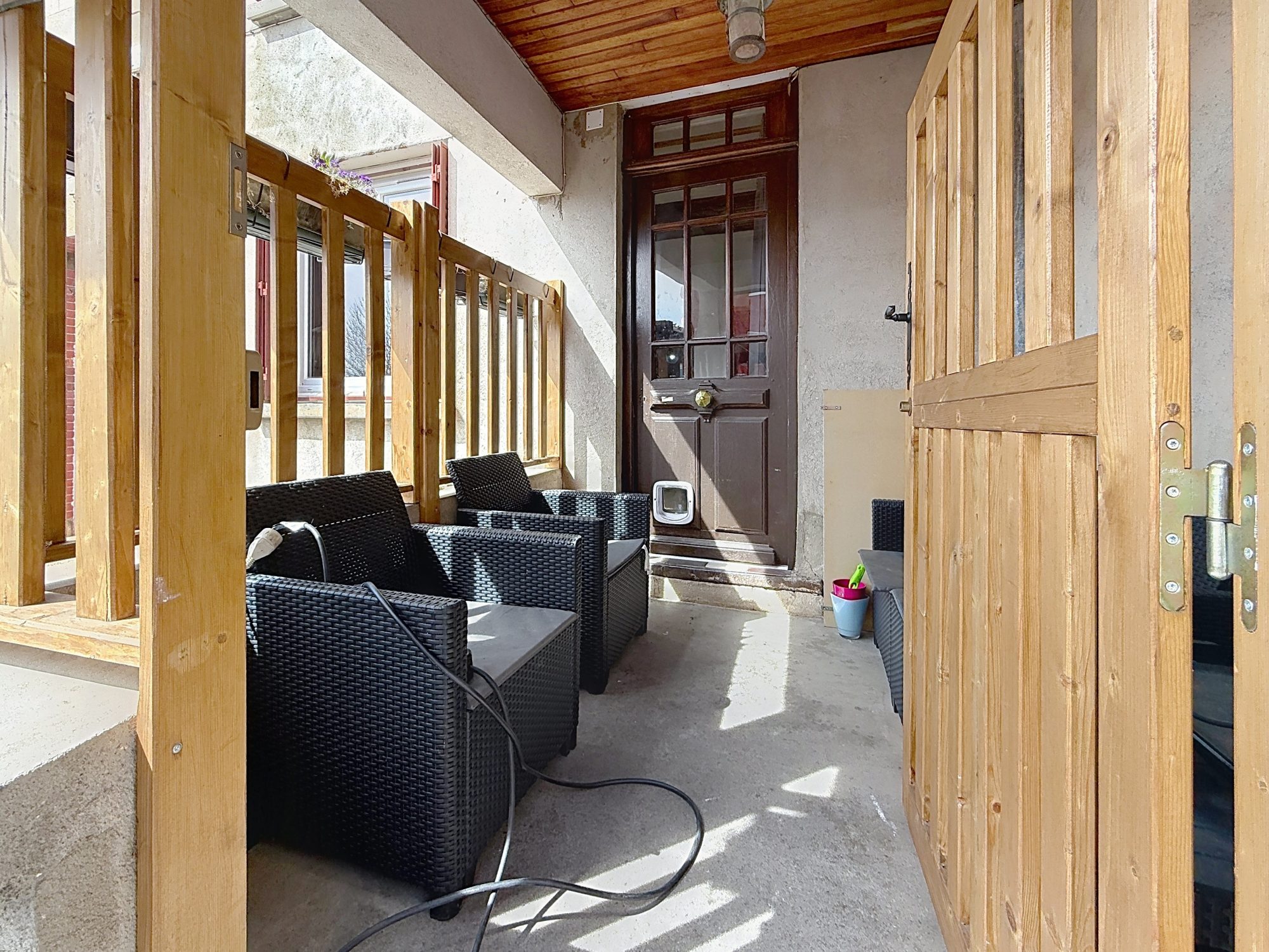 Maison familiale avec potentiel au centre de Bussière avec terrasse