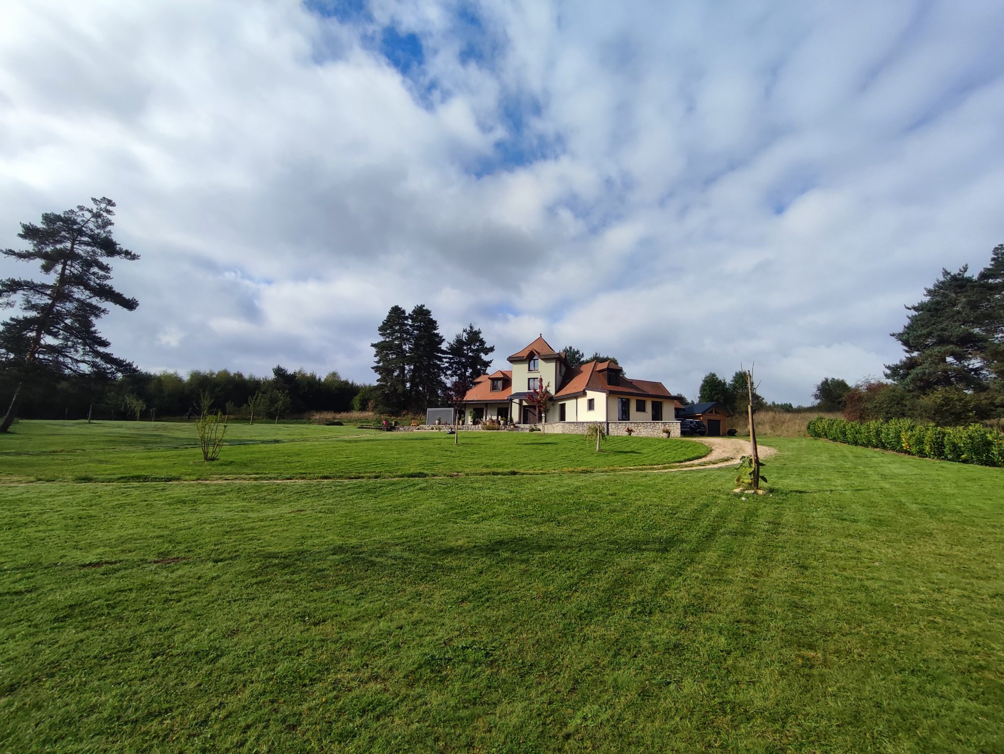 Maison - 8 pièces - 225 m² - Saint-Alyre-d'Arlanc (63220)