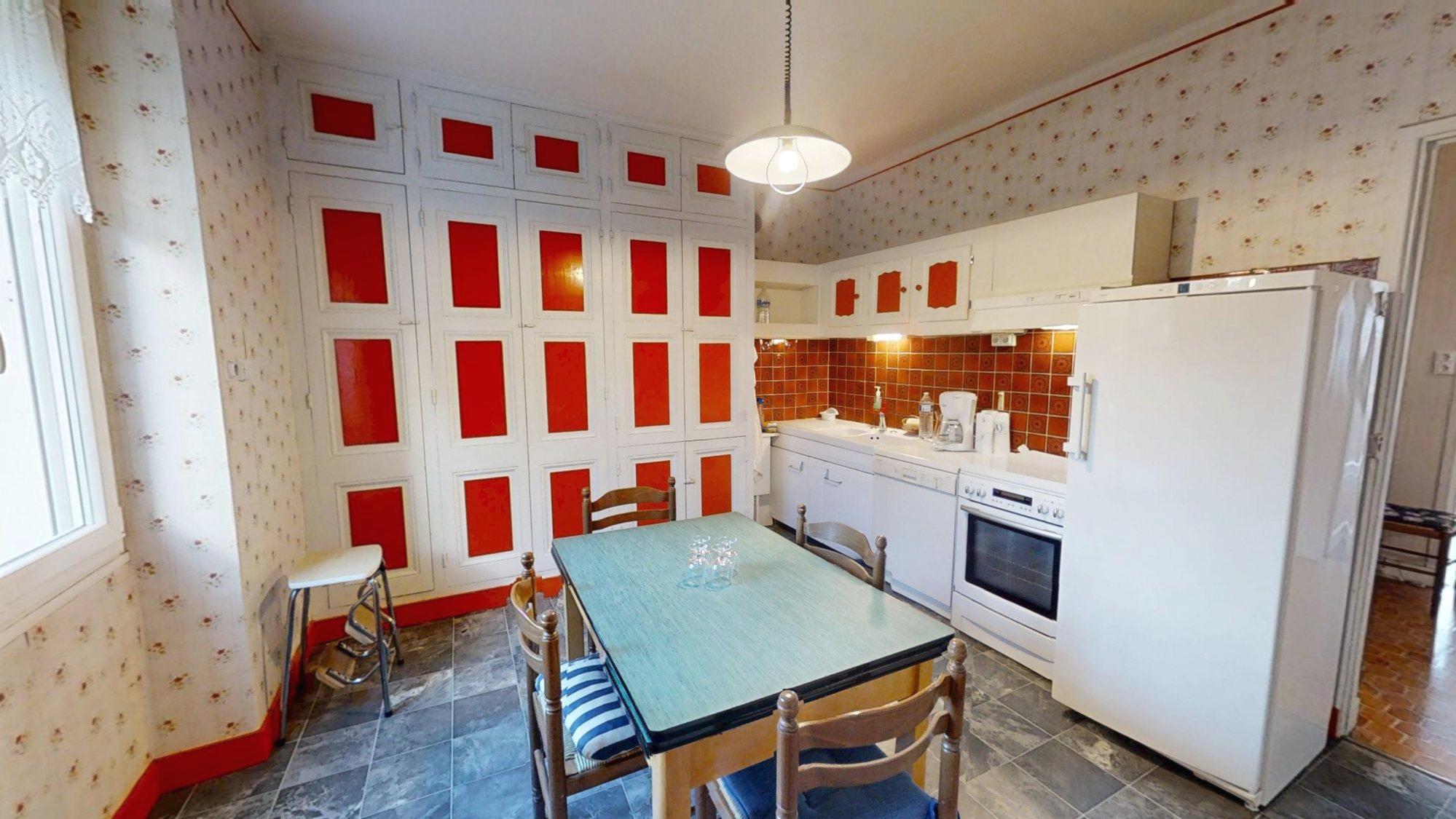 Maison - 11 pièces - 147 m² - Langeac (43300)