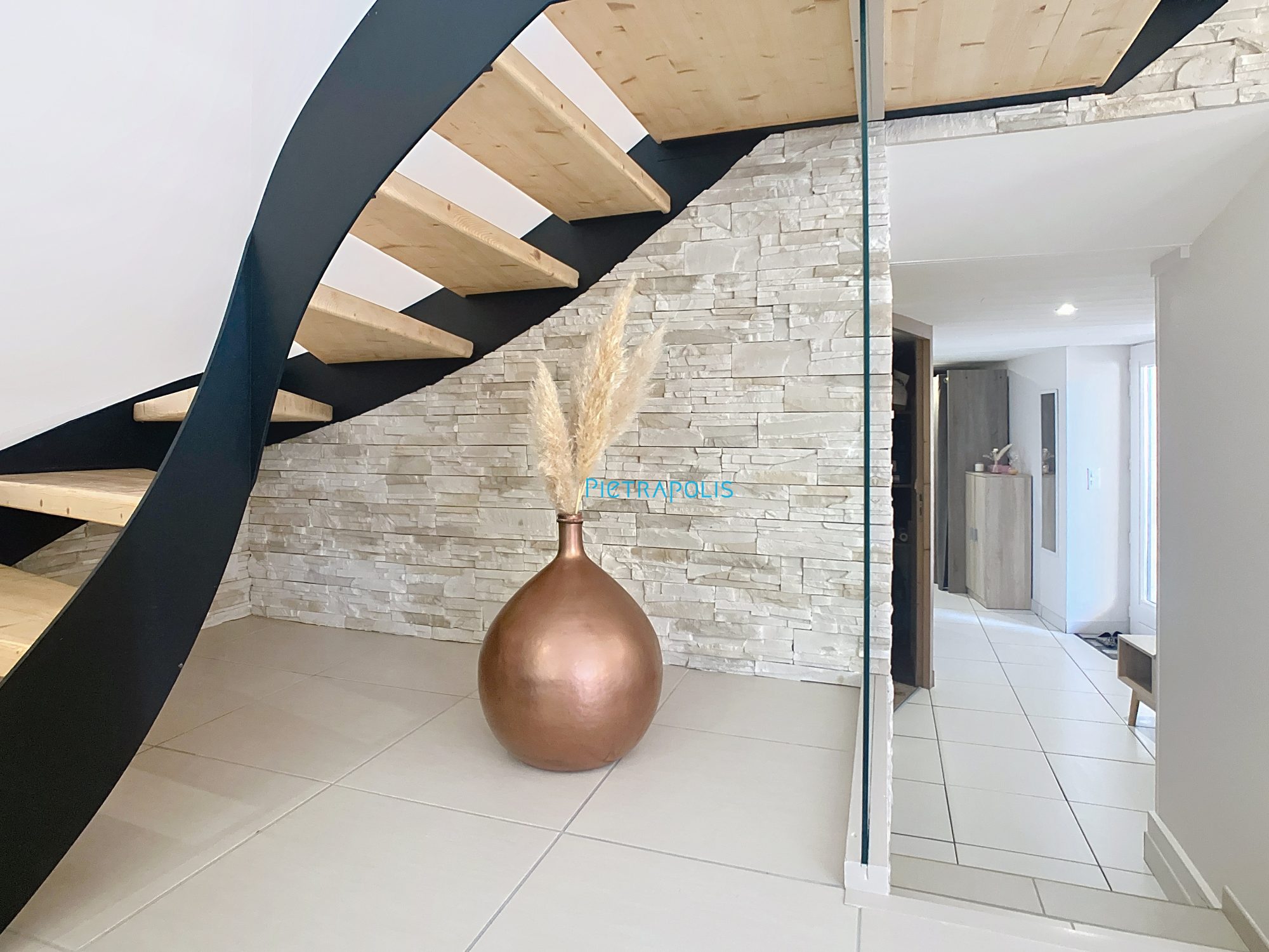 Maison 3 chambres - terrasse- extérieur utilisé en parking Saint-Lager 69220