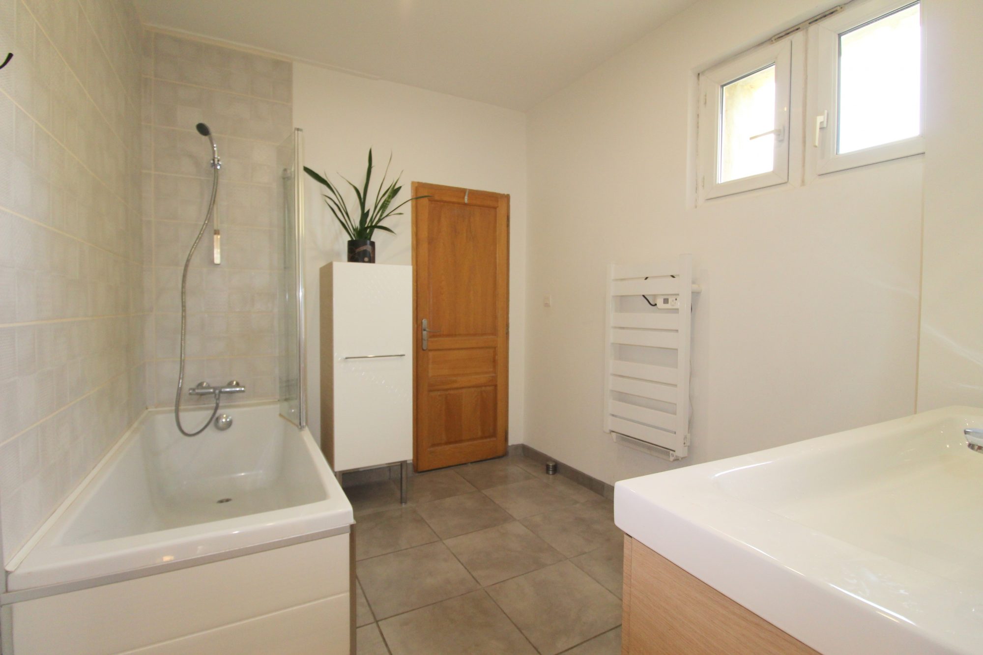 Maison charmante avec terrasse et vue dégagée sur la verdure Pont-Évêque 38780