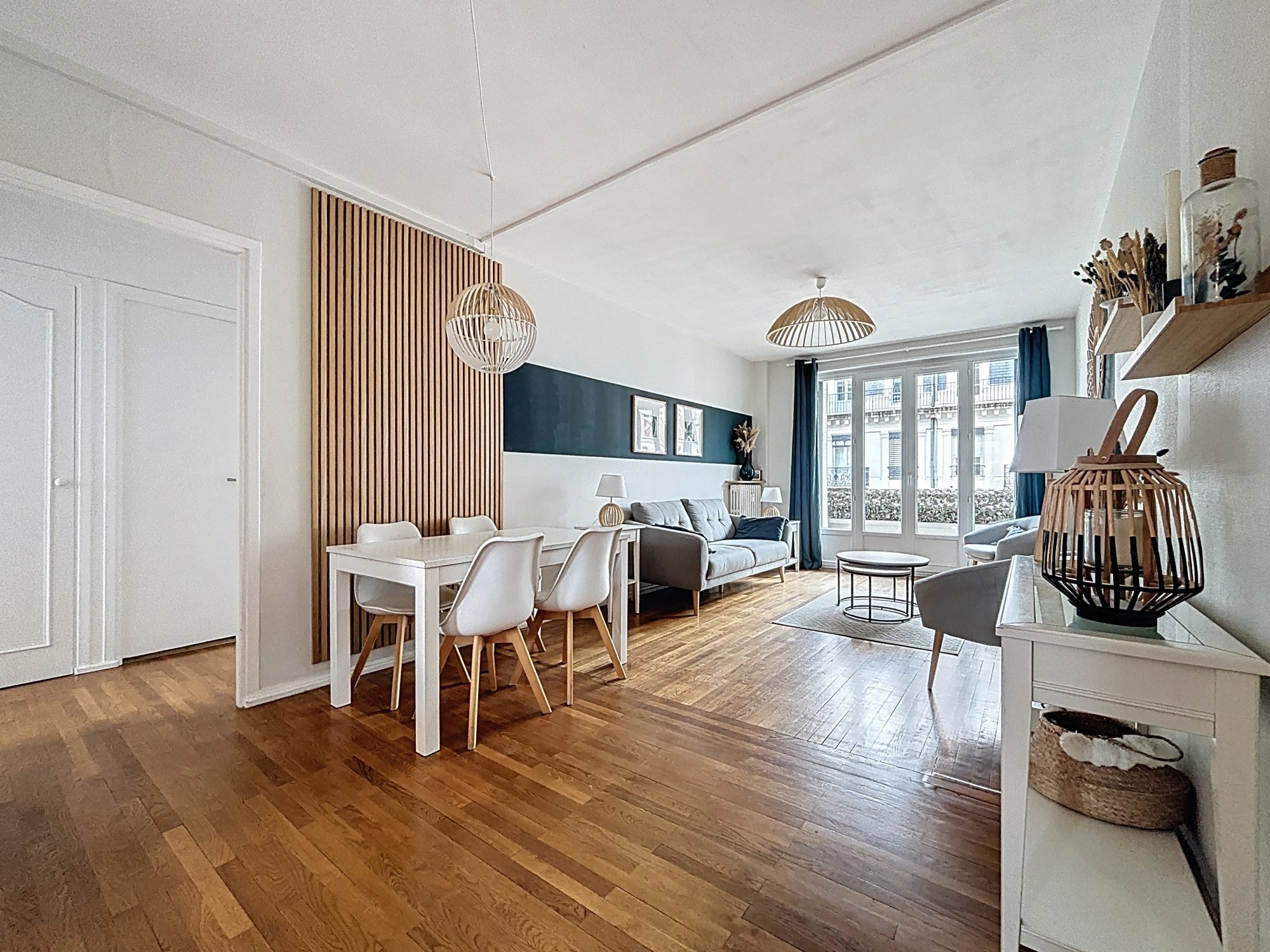 Beau T4 traversant, balcon, trois chambres, cave, local à vélo Lyon 69006
