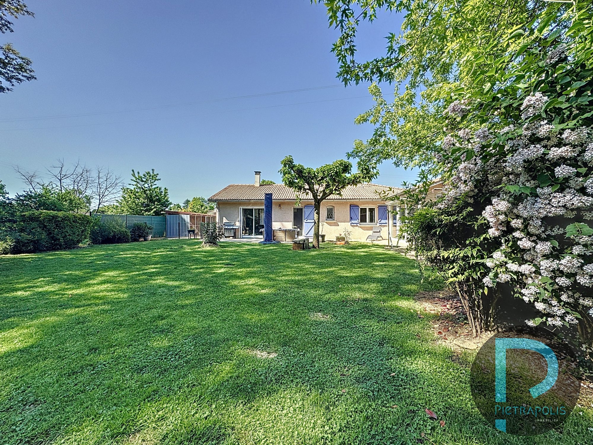 VILLA PLAIN PIED - 1500 m2 de terrain à  LA CHAPELLE DE GUINCHAY Crêches-sur-Saône 71680