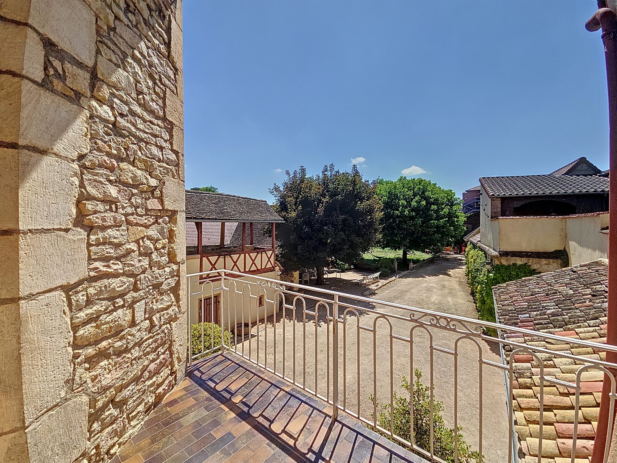 MAISON DE CARACTERE EN PIERRE