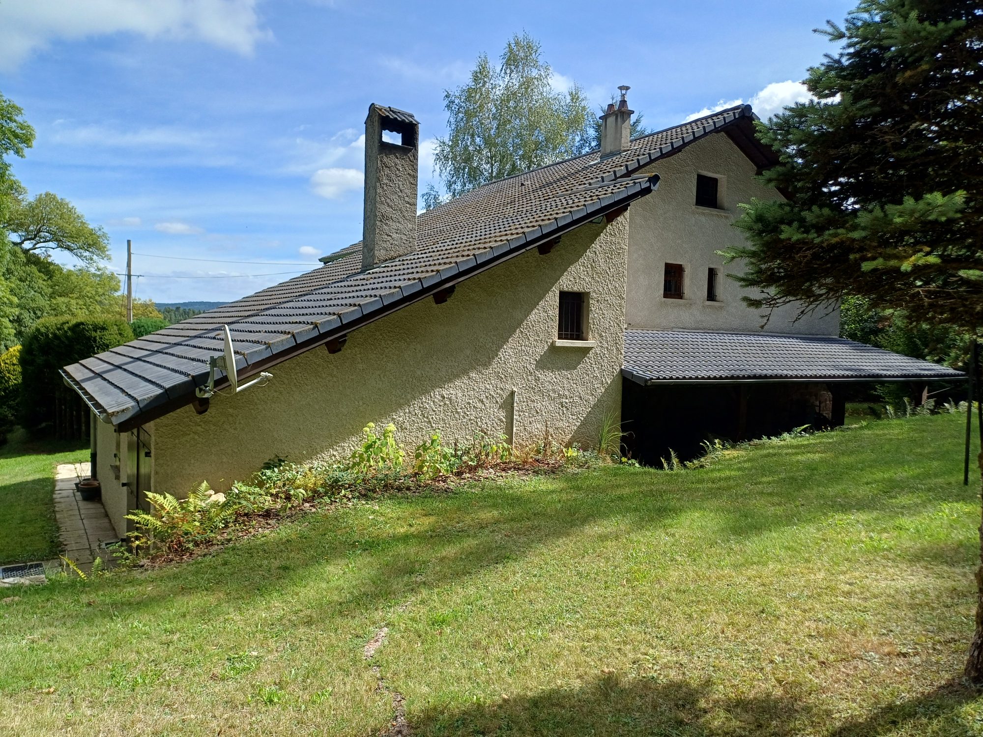 Maison - 11 pièces - 200 m² - Chenereilles (43190)