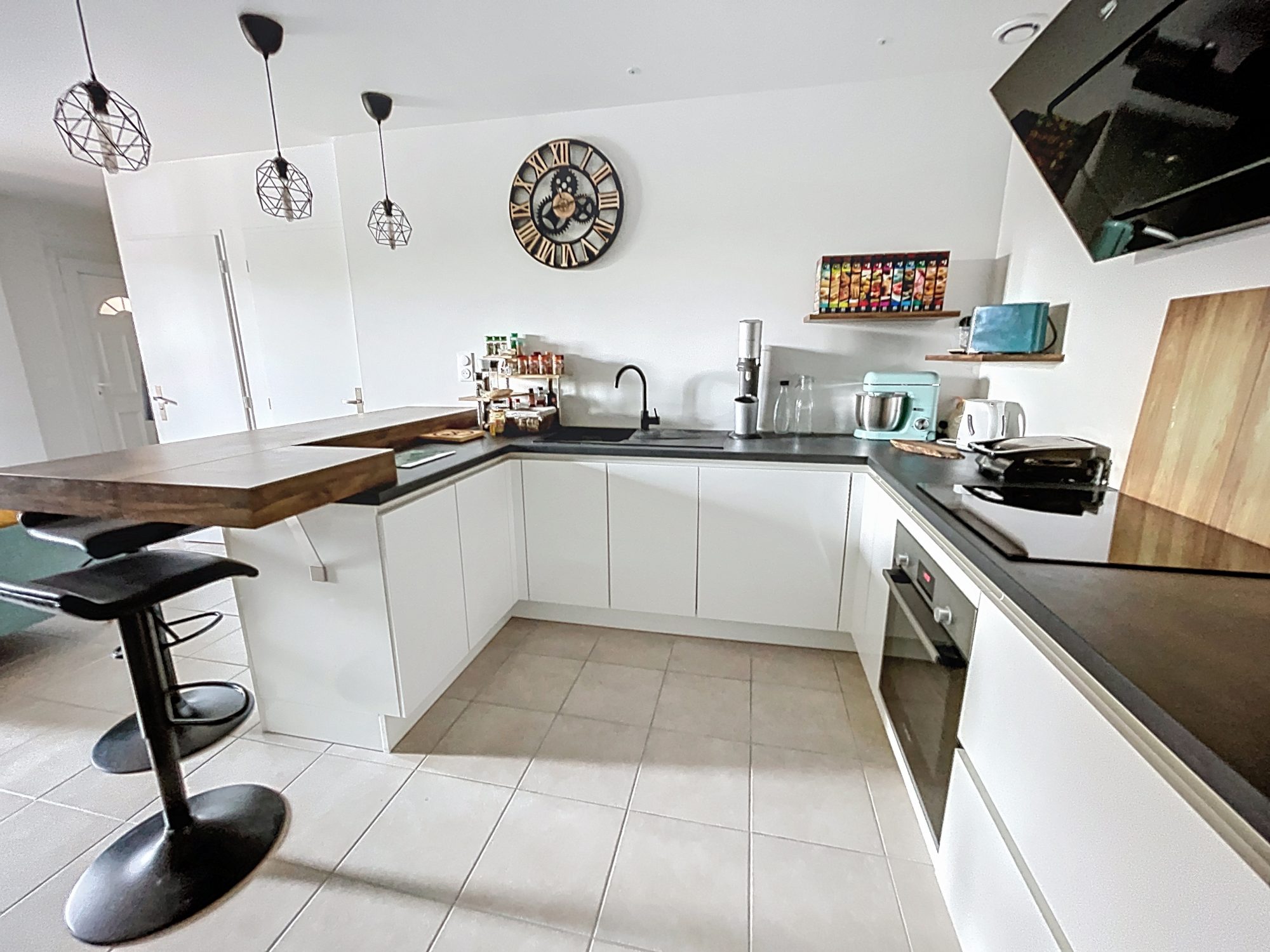 BEAU T3 d'env. 52 m² au calme avec balcon et parkings Ars-sur-Formans 01480