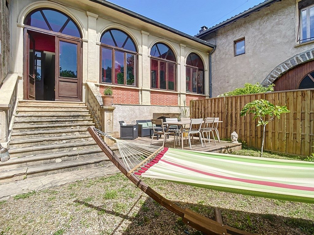 RARE À 10 Min A6 - 69460 SAINT-ÉTIENNE-DES-OULLIÈRES ! Propriété XIXème - 167 M2 sur ss-sol complet - 4 CH  - Terrain de 1230 M2 Arnas 69400