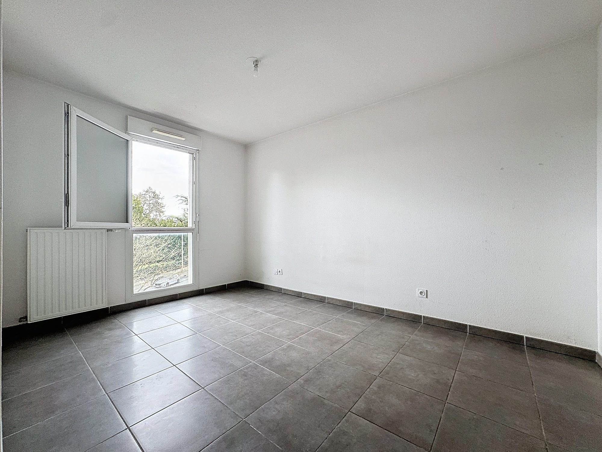 SOUS OFFRE ! Pietrapolis Chaponost, Appartement T3 secteur Alaï de 2013 avec balcon + 2 places de parking en sous-sol Francheville 69340