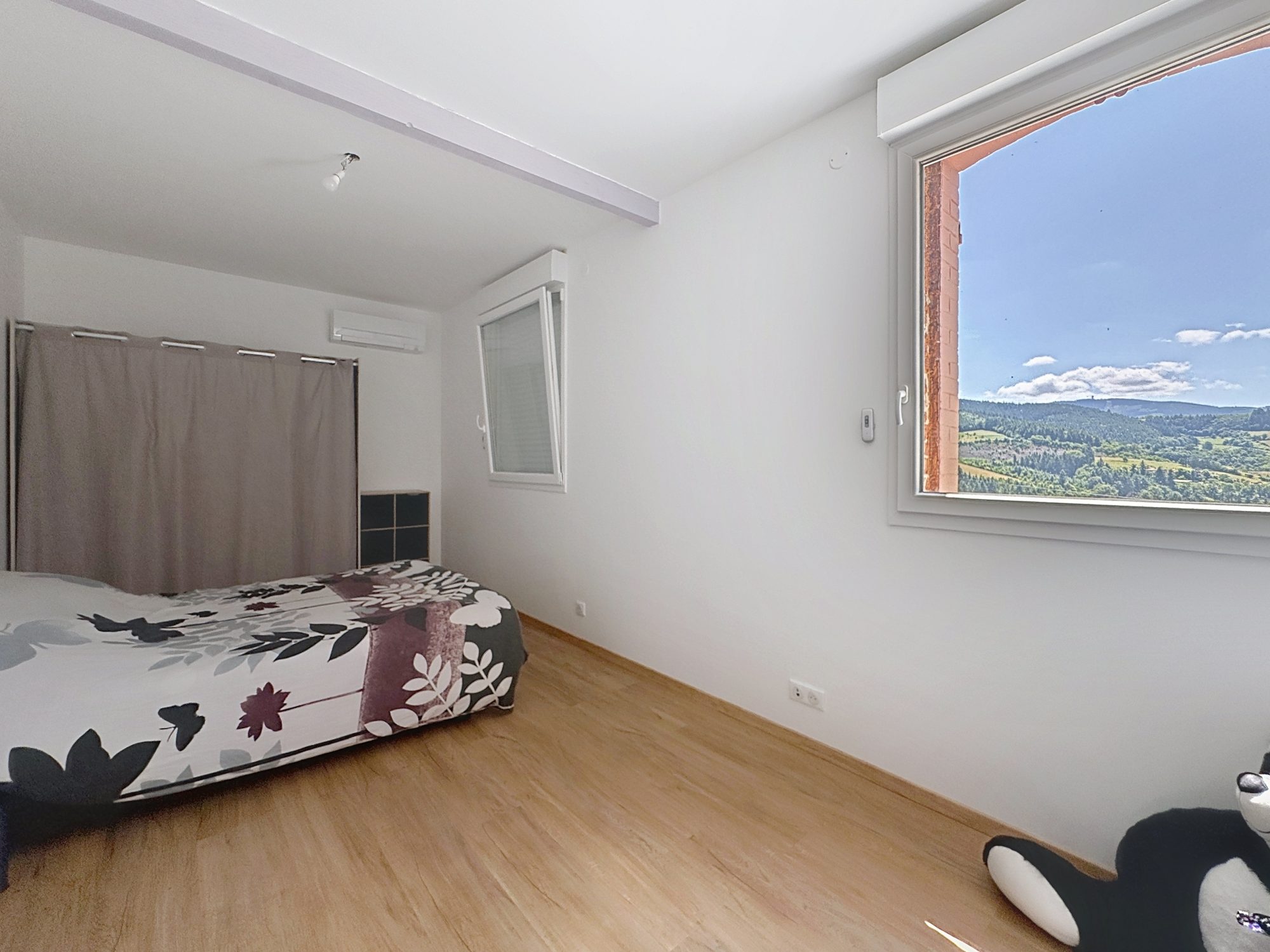 Maison spacieuse, lumineuse sans aucuns travaux intérieur à prévoir Tarare 69170