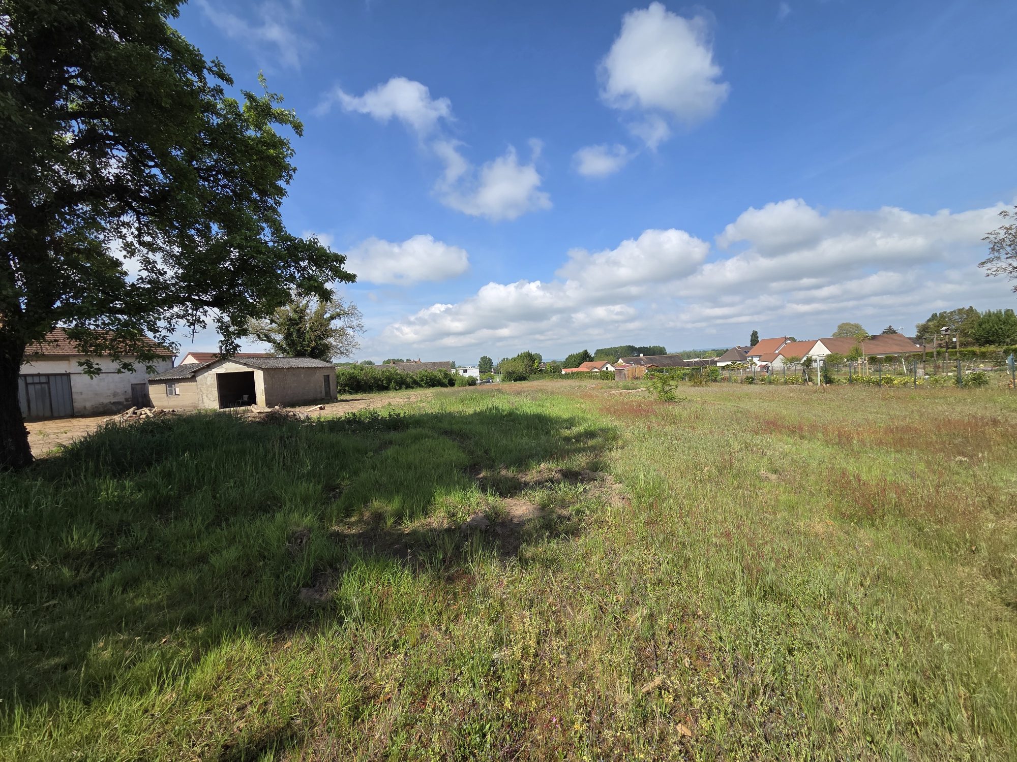 TERRAIN CONSTRUCTIBLE OUROUX