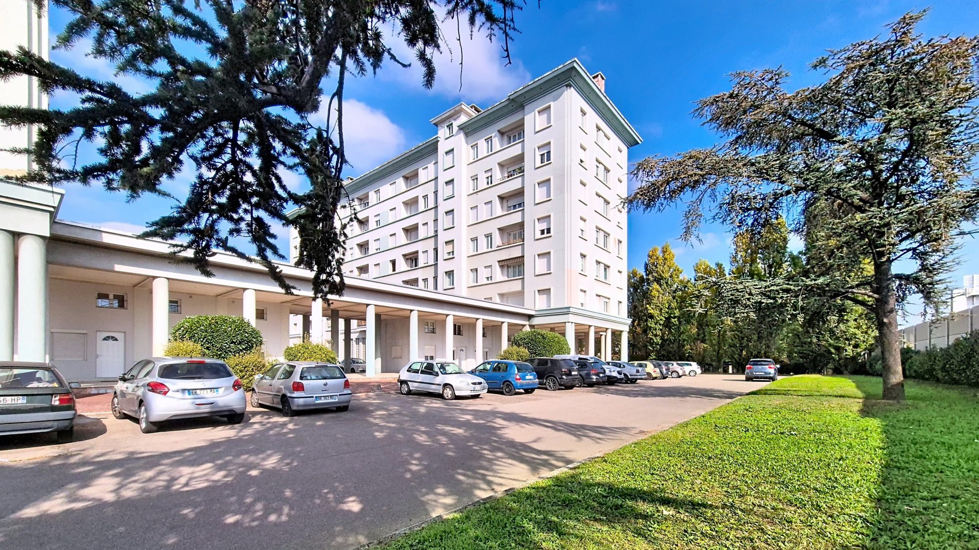 Lyon 8 - T2 de 56m² avec balcon au 2ème ét/7- ascenseur - Libre de suite Lyon 69008