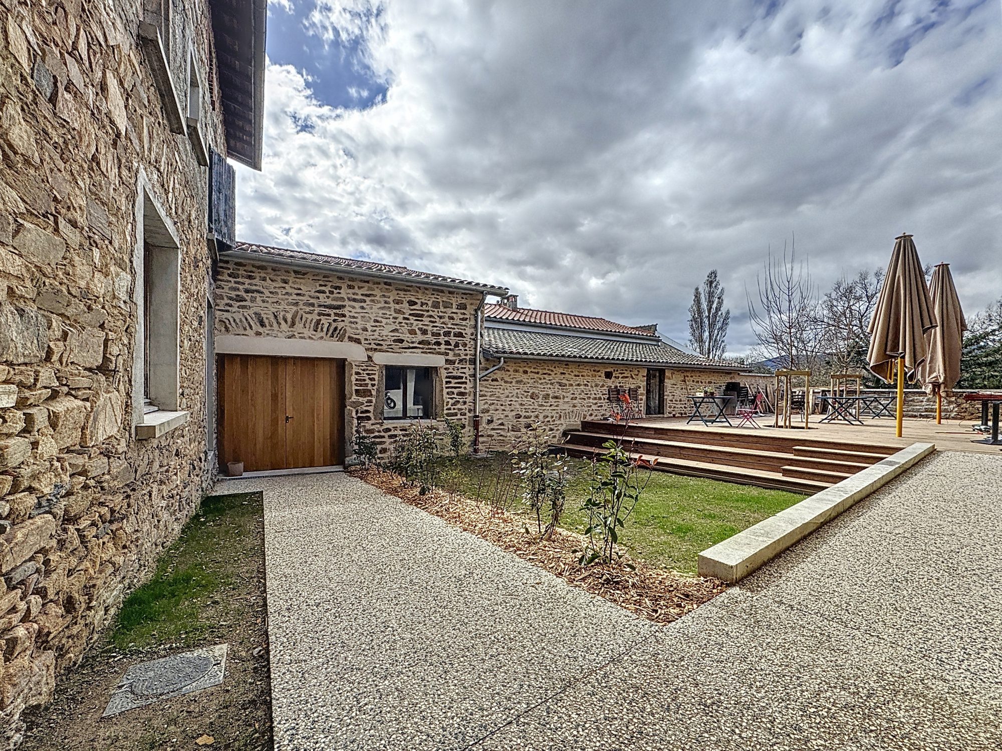 Maison centre village à rénover