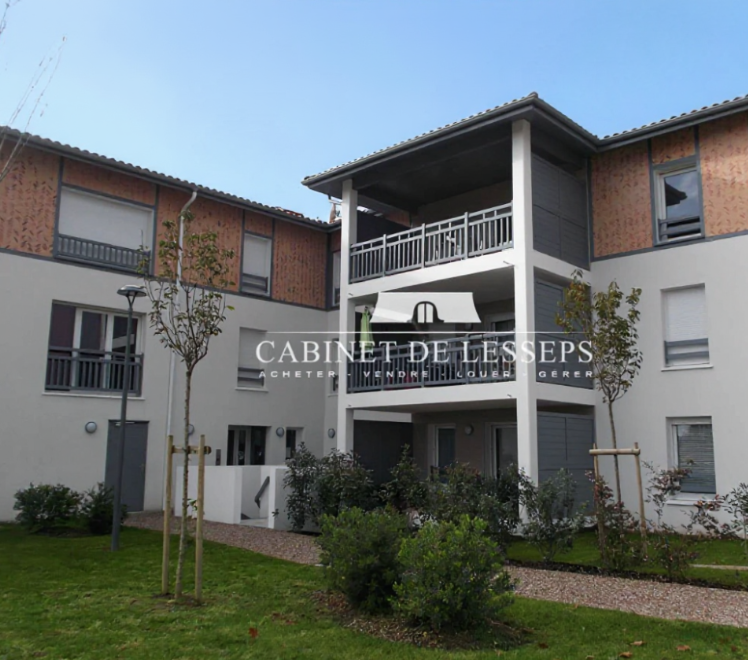 T3 avec belle terrasse, parking int, parking ext et cellier