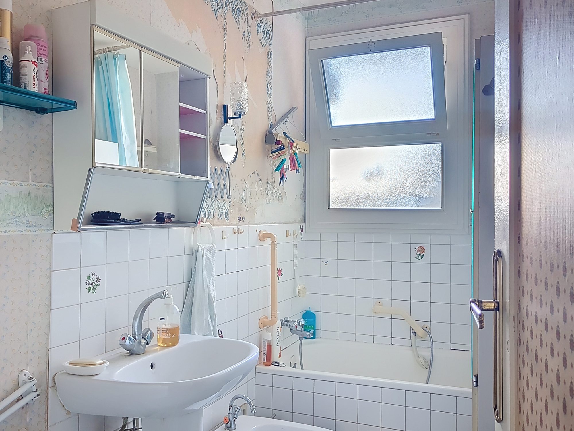 Sète :Avenue Victor Hugo  Appartement  T4 traversant, ,ascenseur, Sète 34200