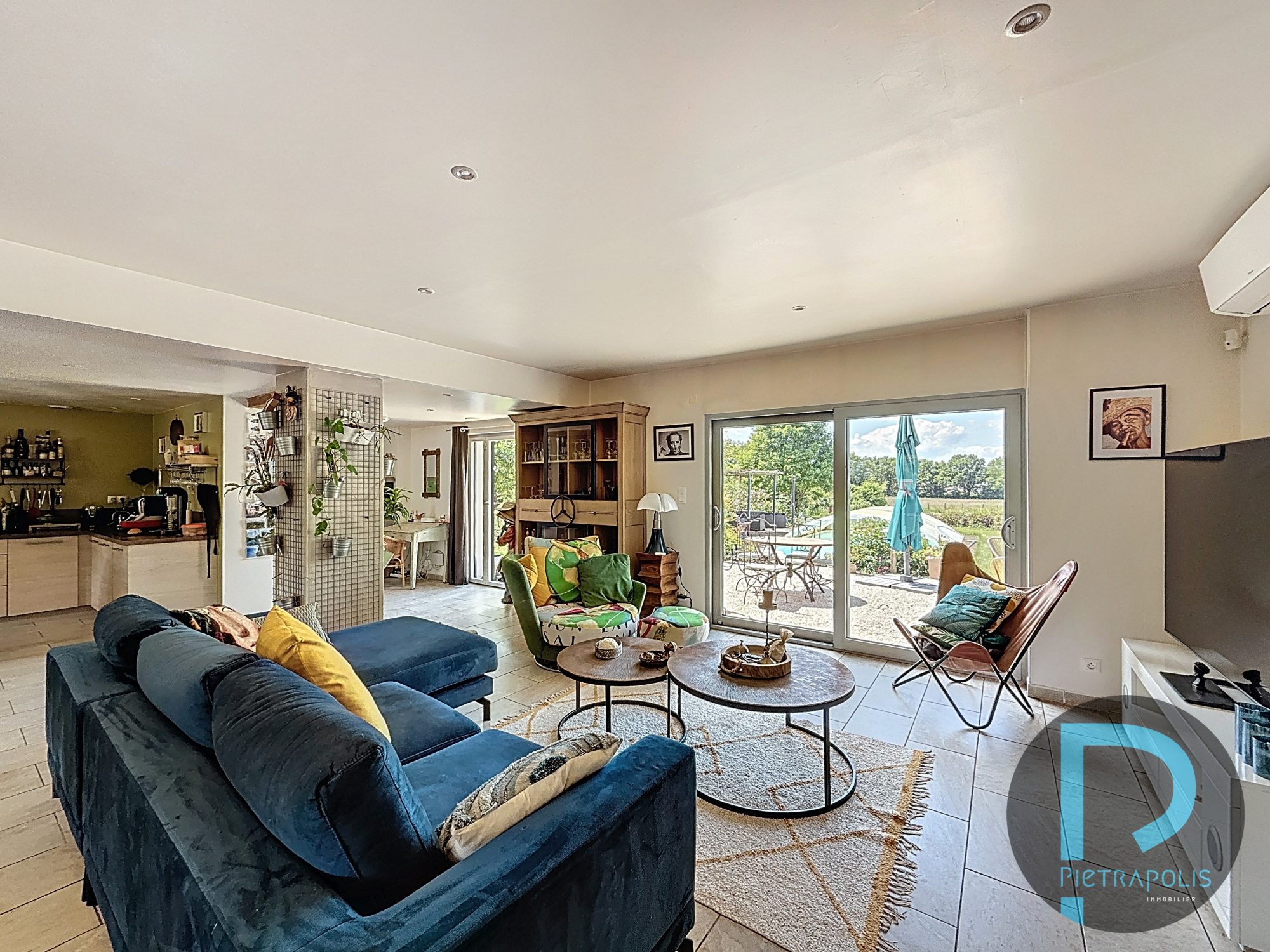 Ferme de 187m² avec 5 chambres, piscine, nombreuses dépendances (141m²) - Parc de 9040m²