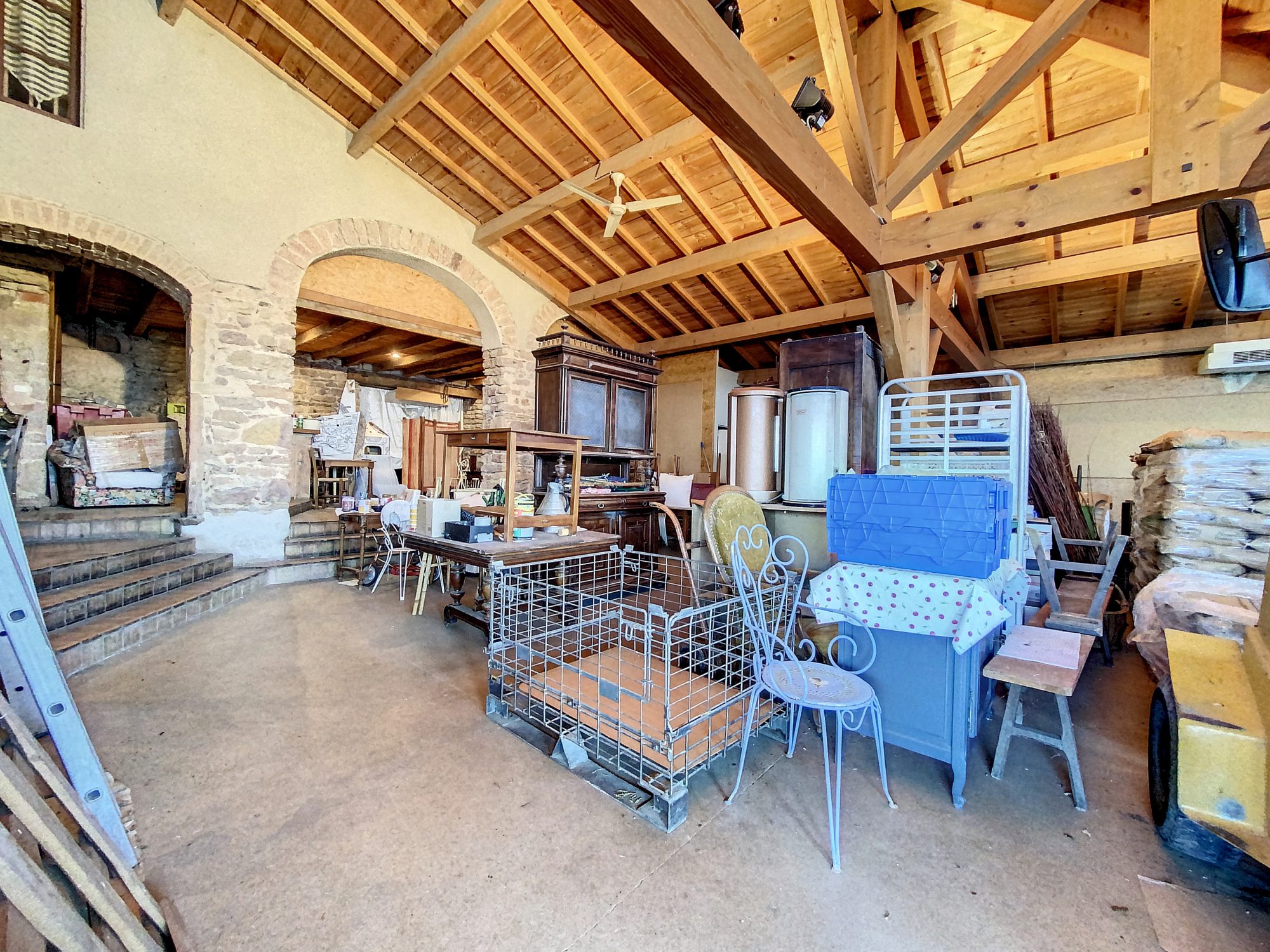 Propriété Familiale 270 m² Habitables avec cave voûtée  et potentiel à développer Au Coeur du Beaujolais Salles-Arbuissonnas-en-Beaujolais 69460