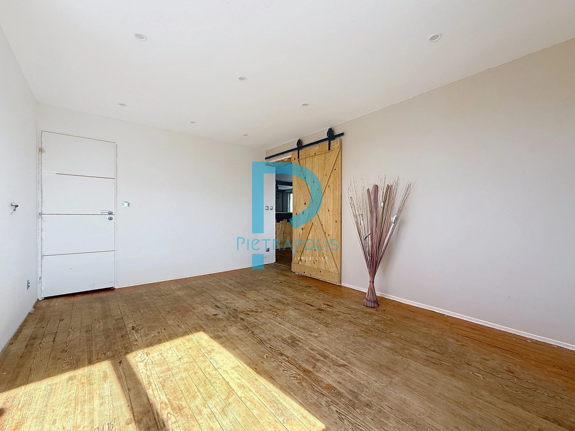 MAISON 4 CHAMBRES SUR SOUS-SOL COMPLET - PARCELLE DE 1100 m2 Châtillon-sur-Chalaronne 01400