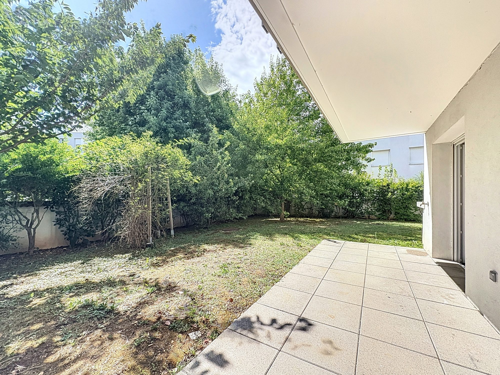 T2 de 38m2 avec jardin de 172m2 Saint-Priest 69800