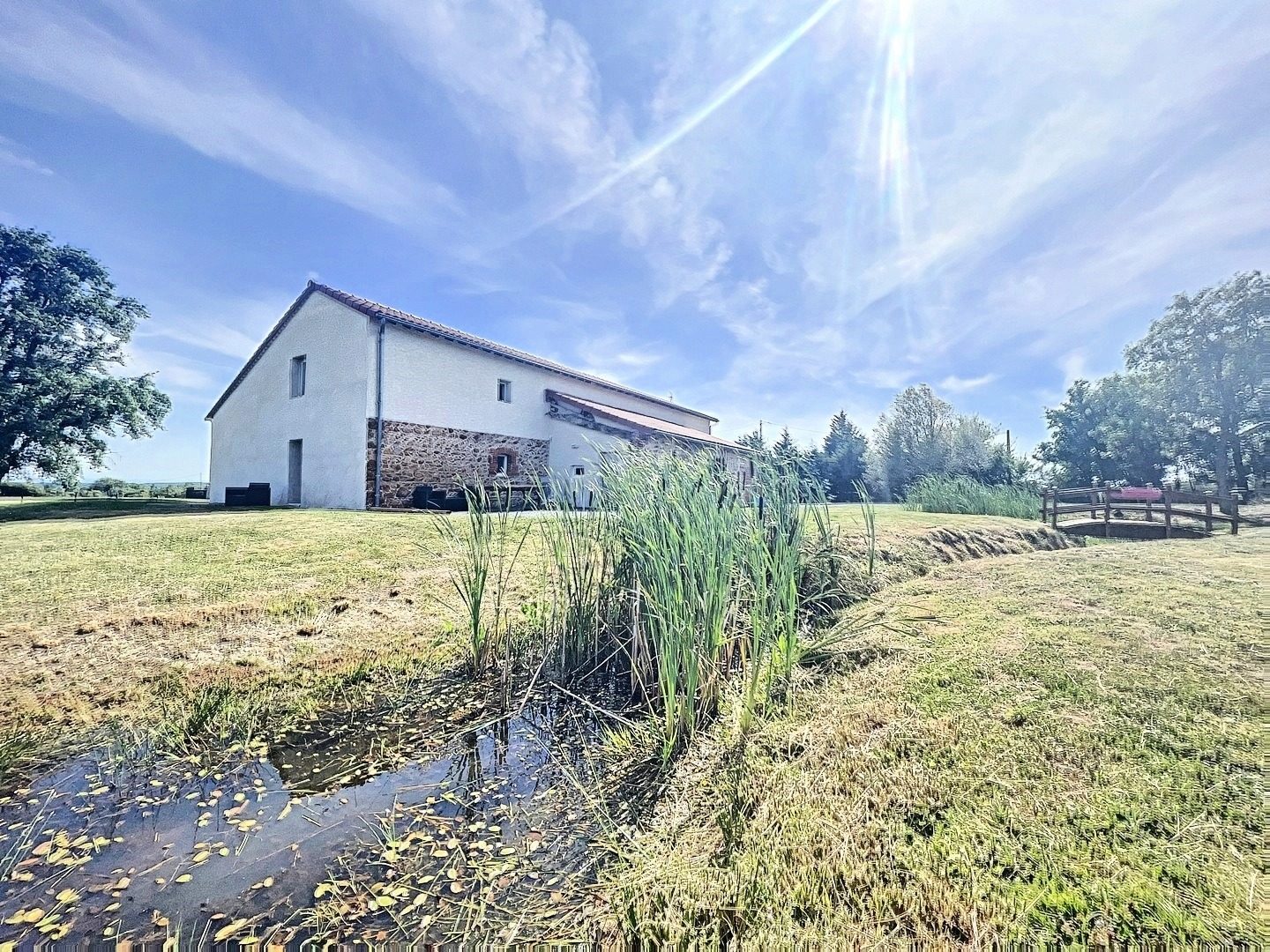 Belle maison en pierre 245 m²-6 chambres Balbigny 42510