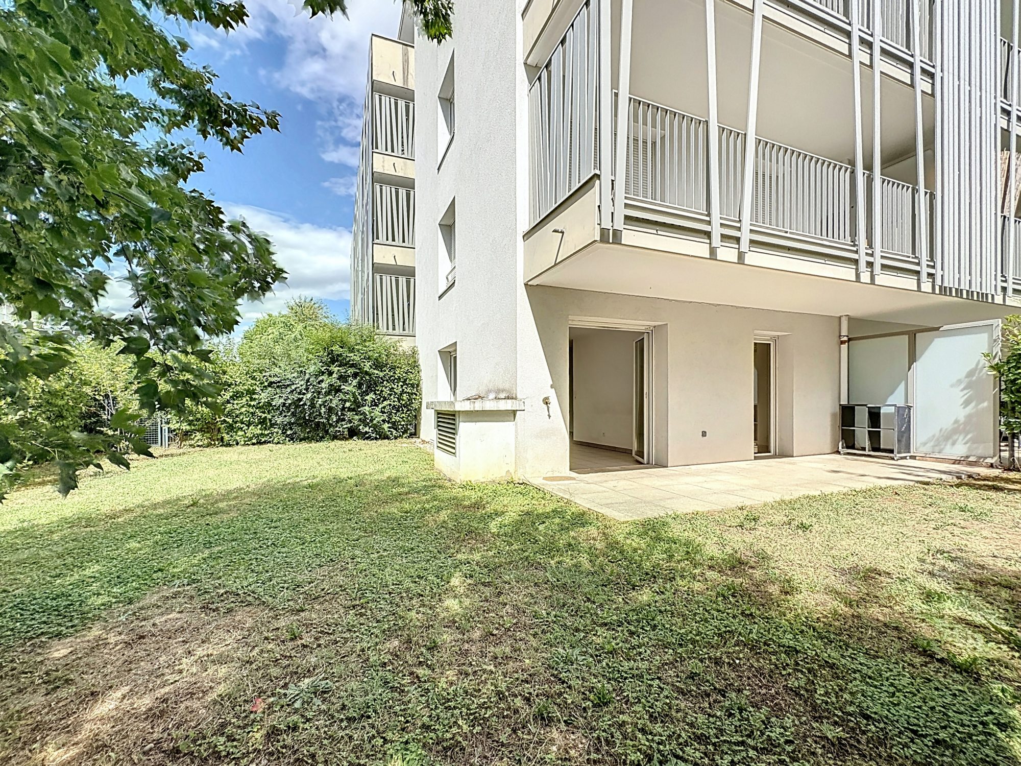 T2 de 38m2 avec jardin de 172m2 Saint-Priest 69800