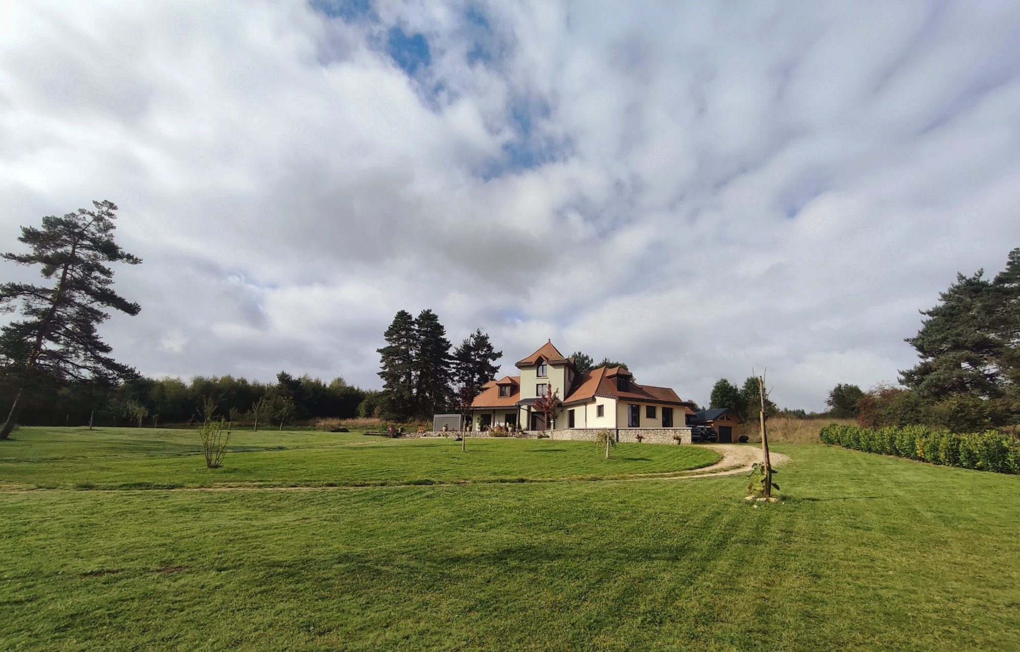 Maison - 8 pièces - 225 m² - Saint-Alyre-d'Arlanc (63220)