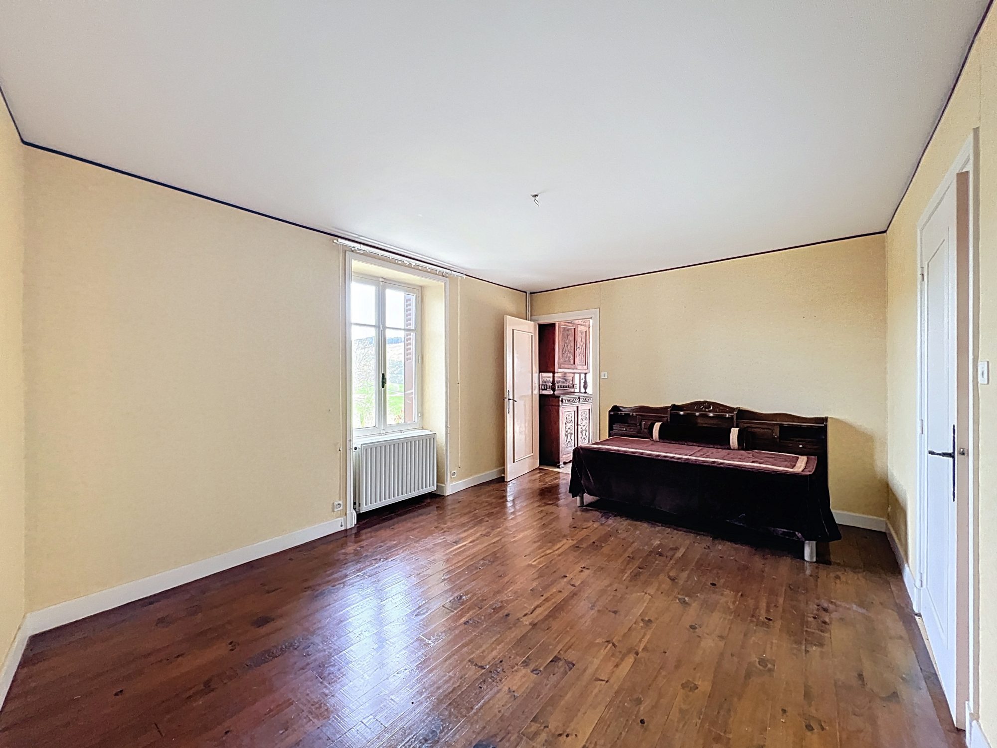 MAISON - 2 CHBRES – JARDIN – DEPENDANCES - SOUS SOL Saint-Vincent-de-Reins 69240