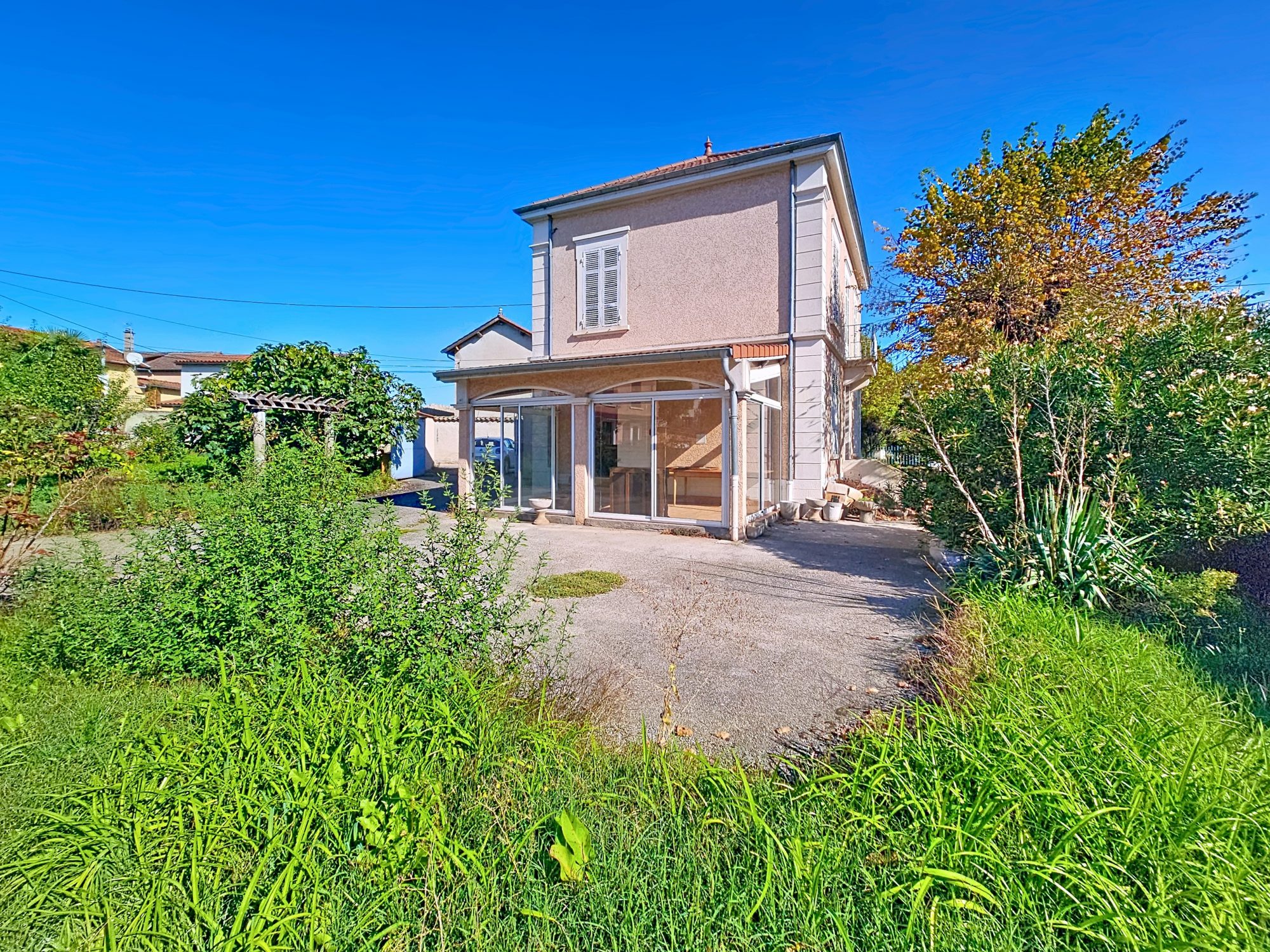 Maison de ville-4 chambres-garages - jardin