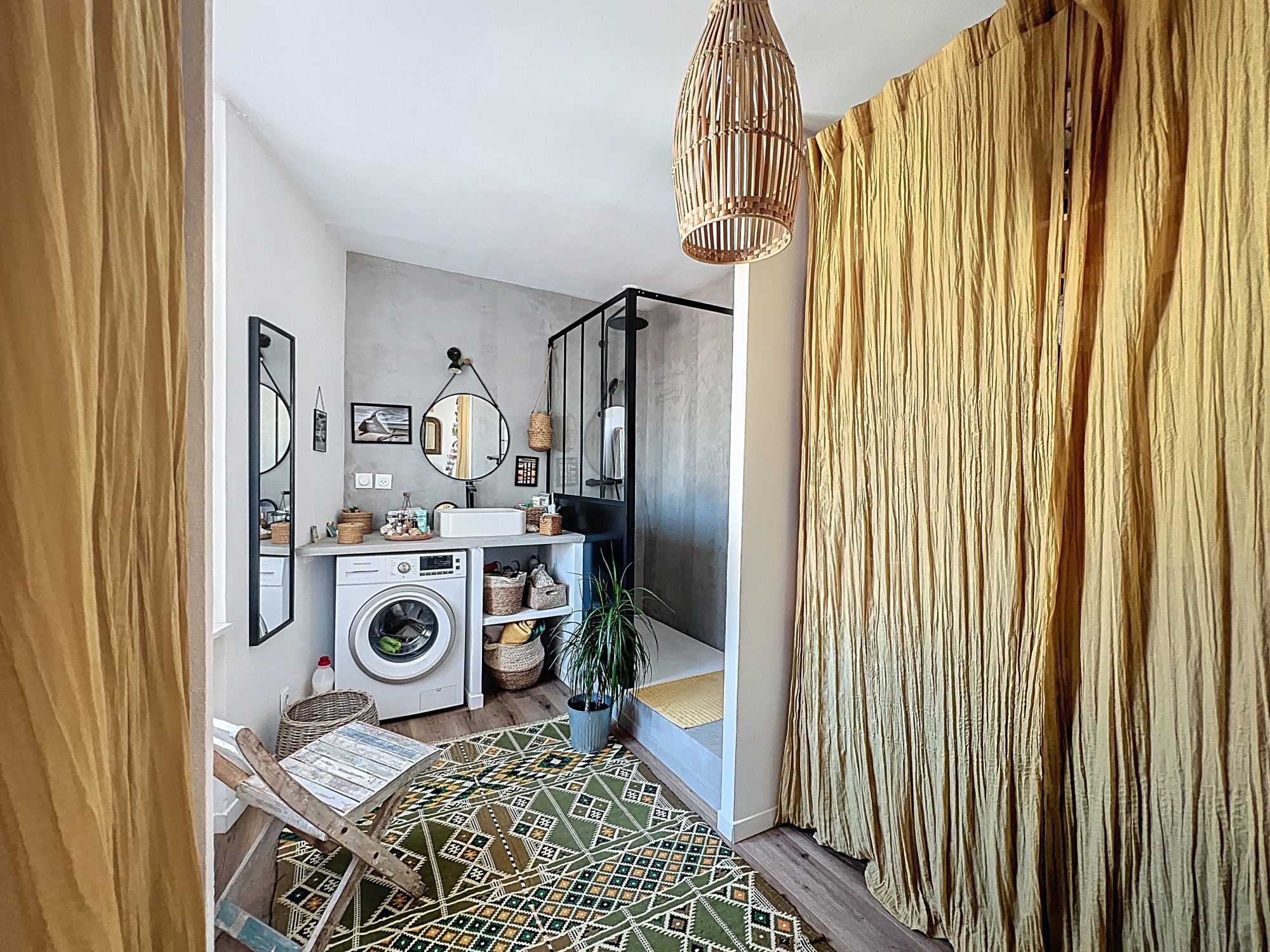 SETE : Centre ville, Appartement T2 53.91 m² Loi Carrez. Rénové. Sète 34200