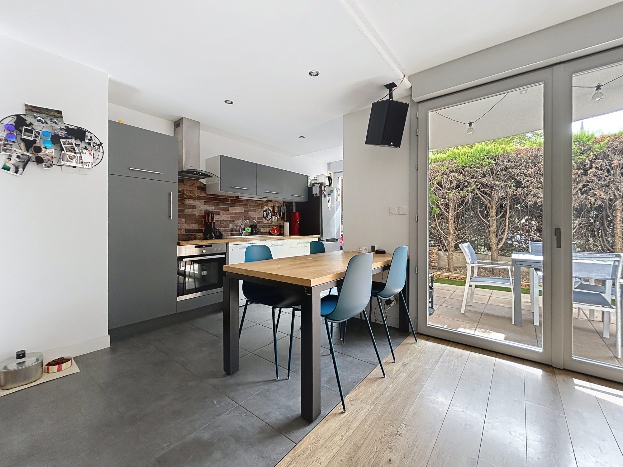 Appartement - 2 pièces - 58 m² - Oullins (69600)
