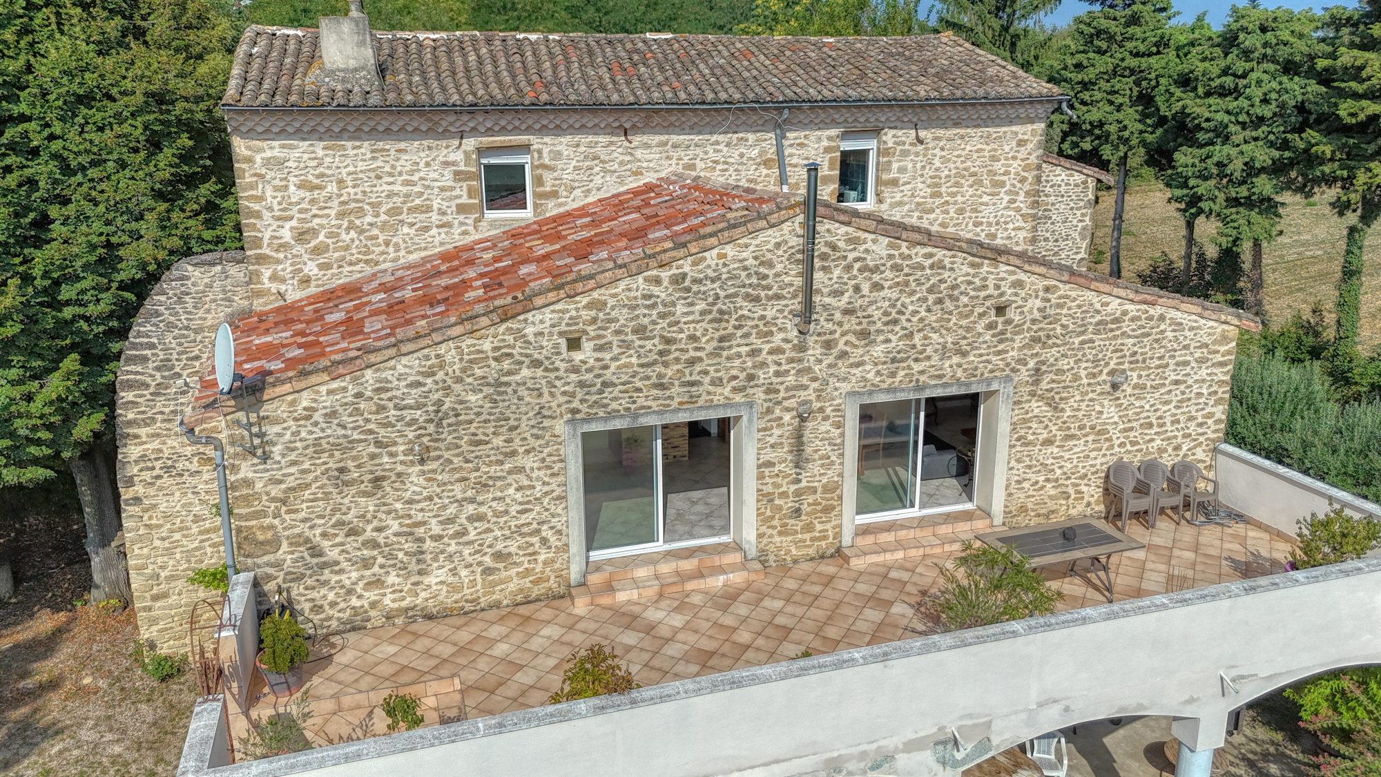 Magnifique bâtisse en pierre Étoile-sur-Rhône 26800