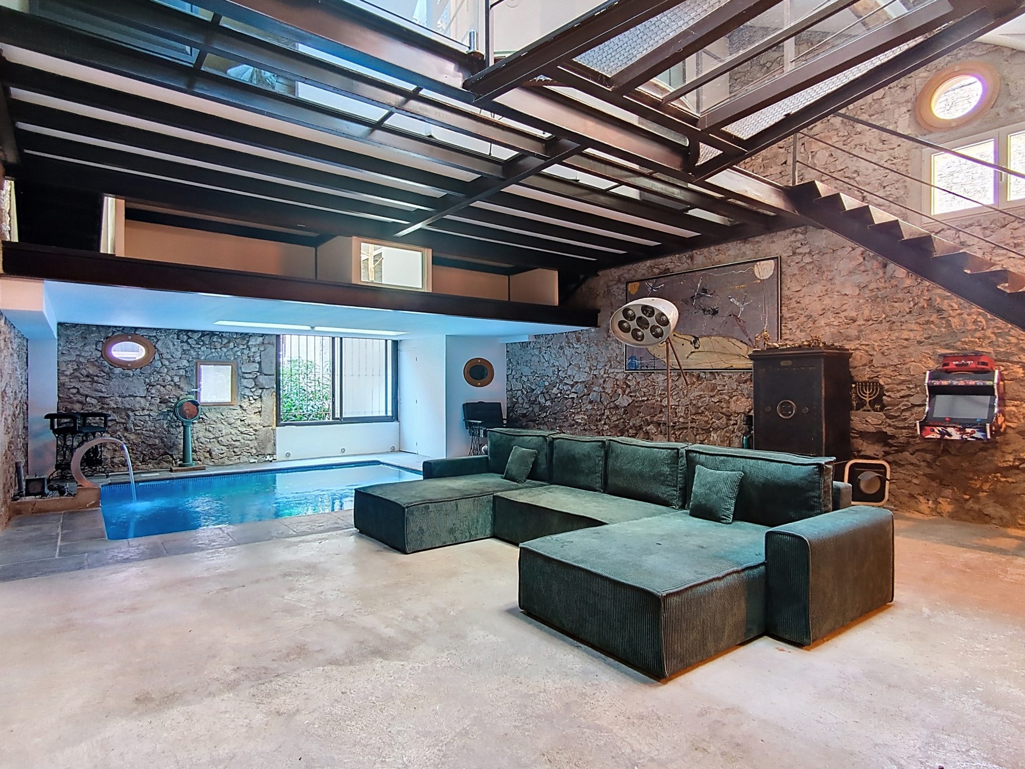 SETE: Appartement Duplex T4, Piscine intérieure, Garage