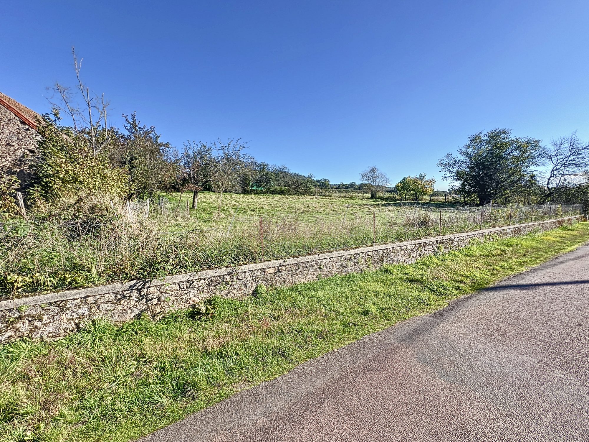 Corps de ferme à rénover Saint-Pierre-en-Vaux 21230