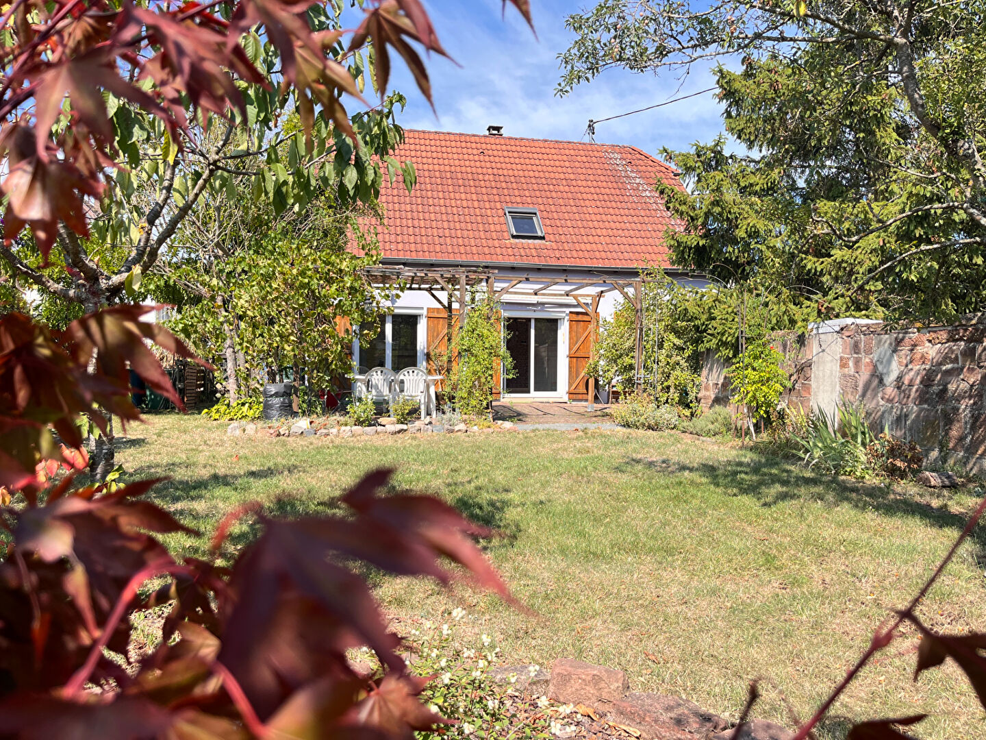 MAISON HABITABLE DE PLAIN-PIED - 120 m² - 8 ares 32
