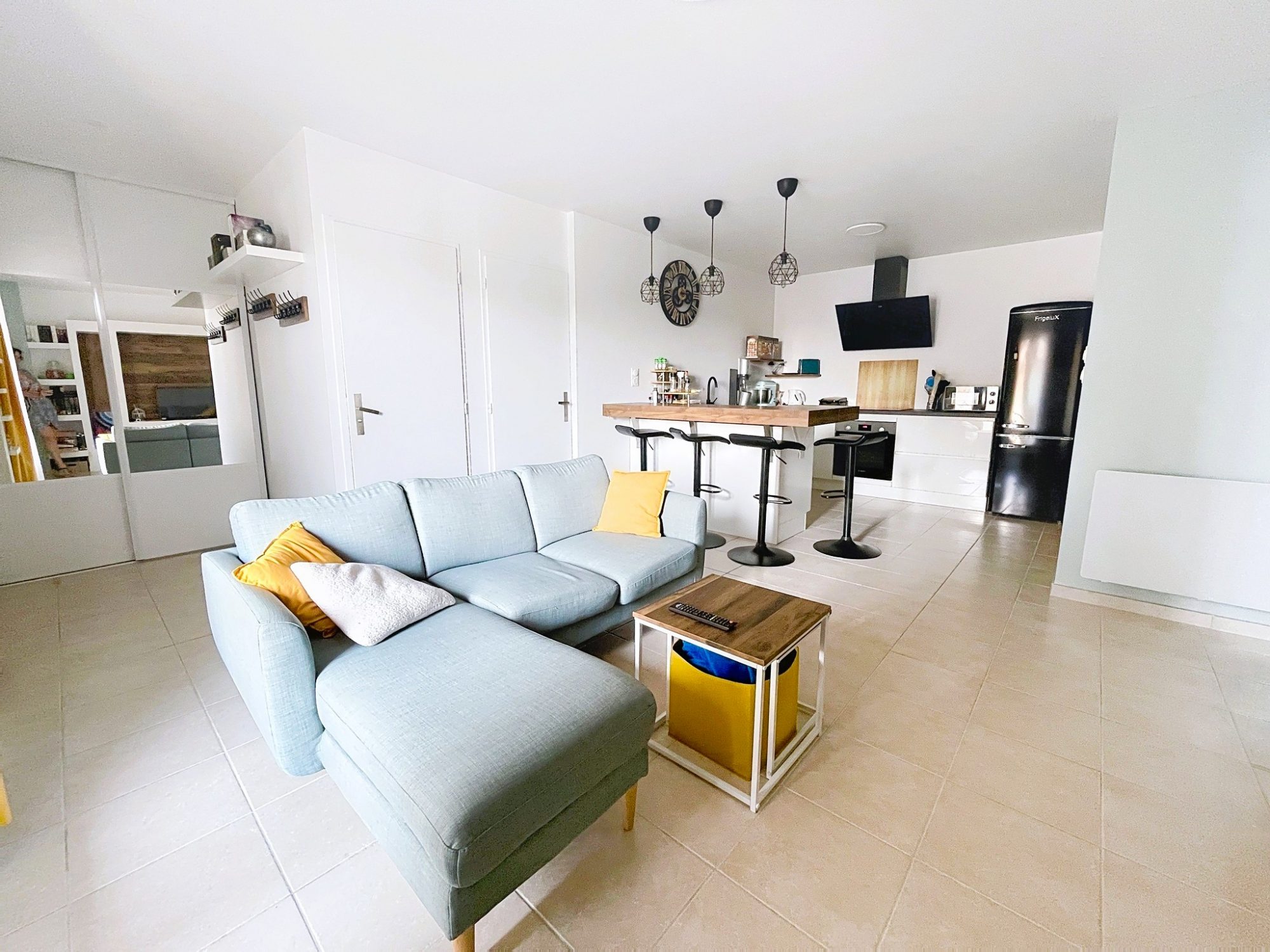 BEAU T3 d'env. 52 m² au calme avec balcon et parkings Ars-sur-Formans 01480