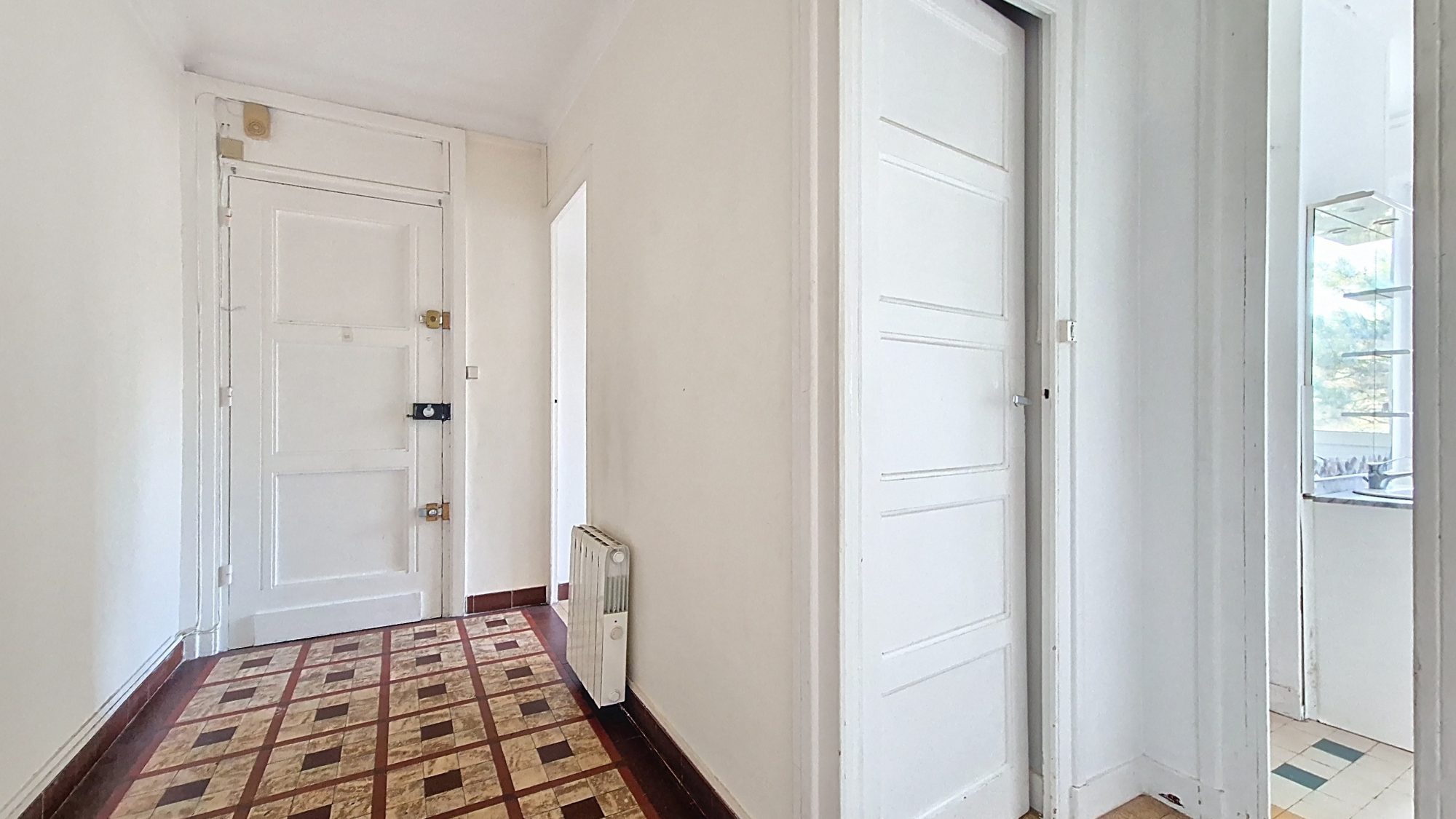 Lyon 8 - T2 de 56m² avec balcon au 2ème ét/7- ascenseur - Libre de suite Lyon 69008