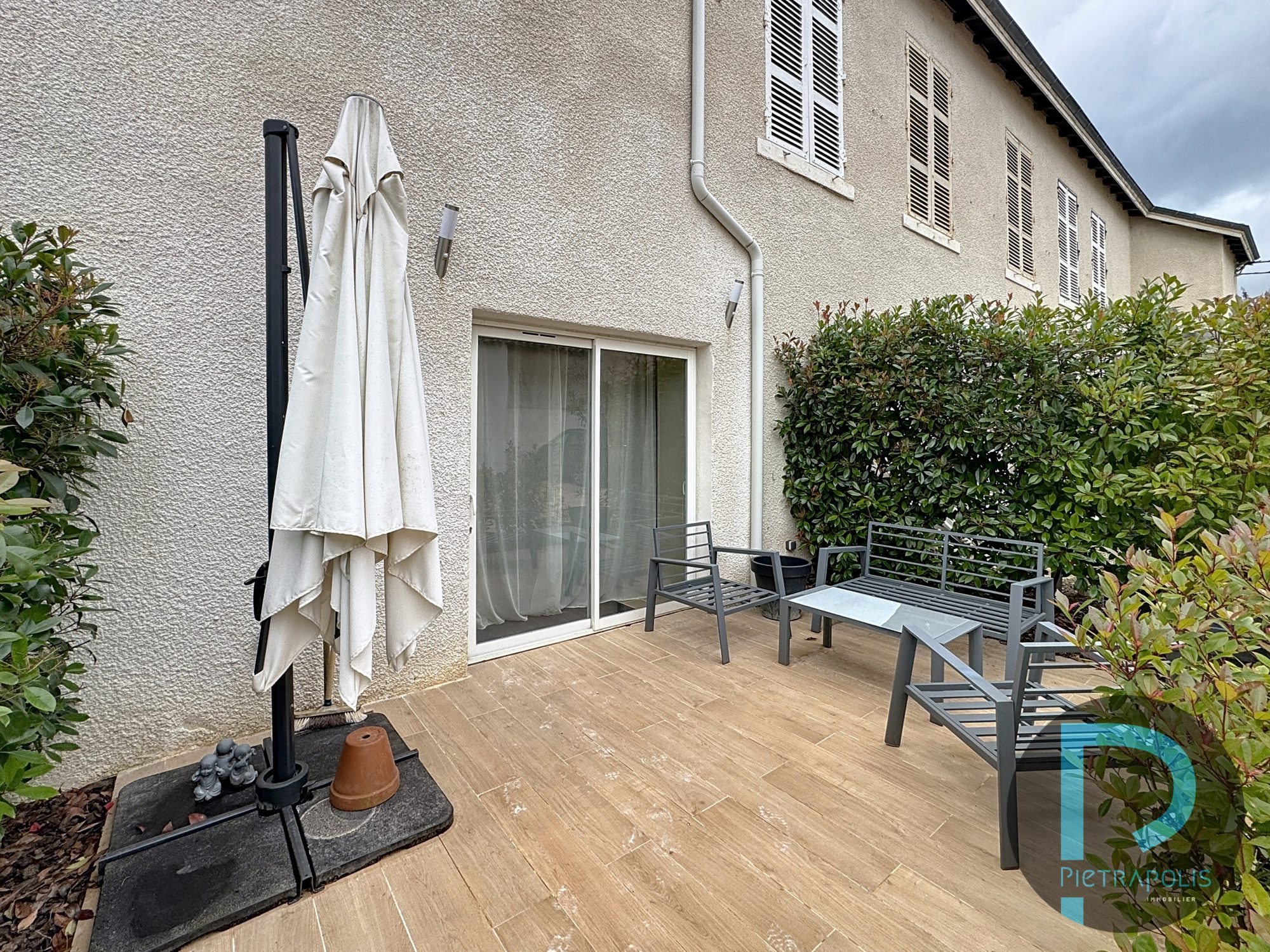 Appartement en duplex - 3 chambres avec mezzanine dont suite parentale - 2 terrasses - 2 places de parkings Belleville-en-Beaujolais 69220
